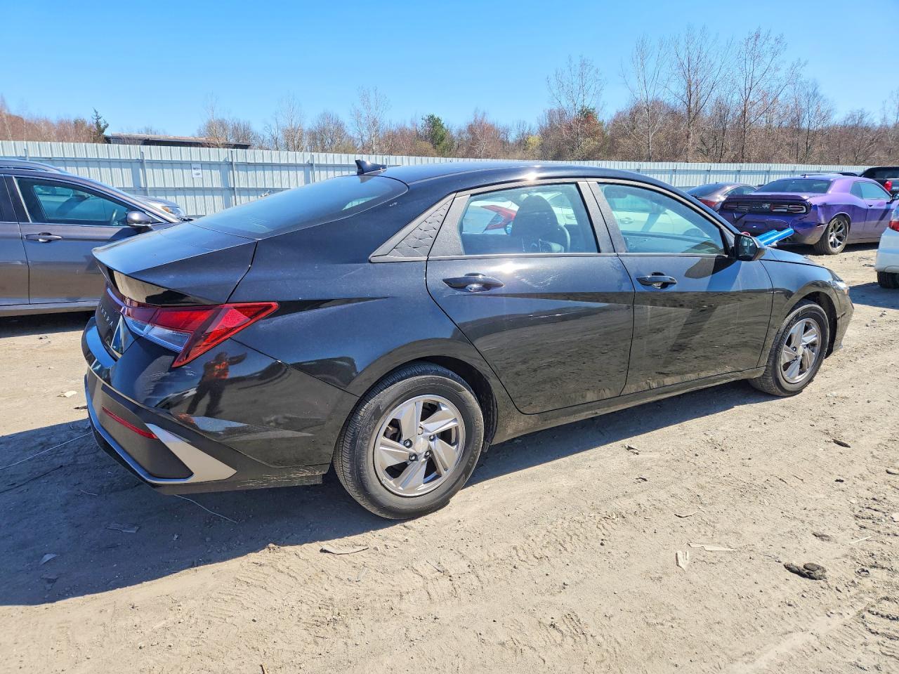 2025 Hyundai Elantra Se - Фото 3