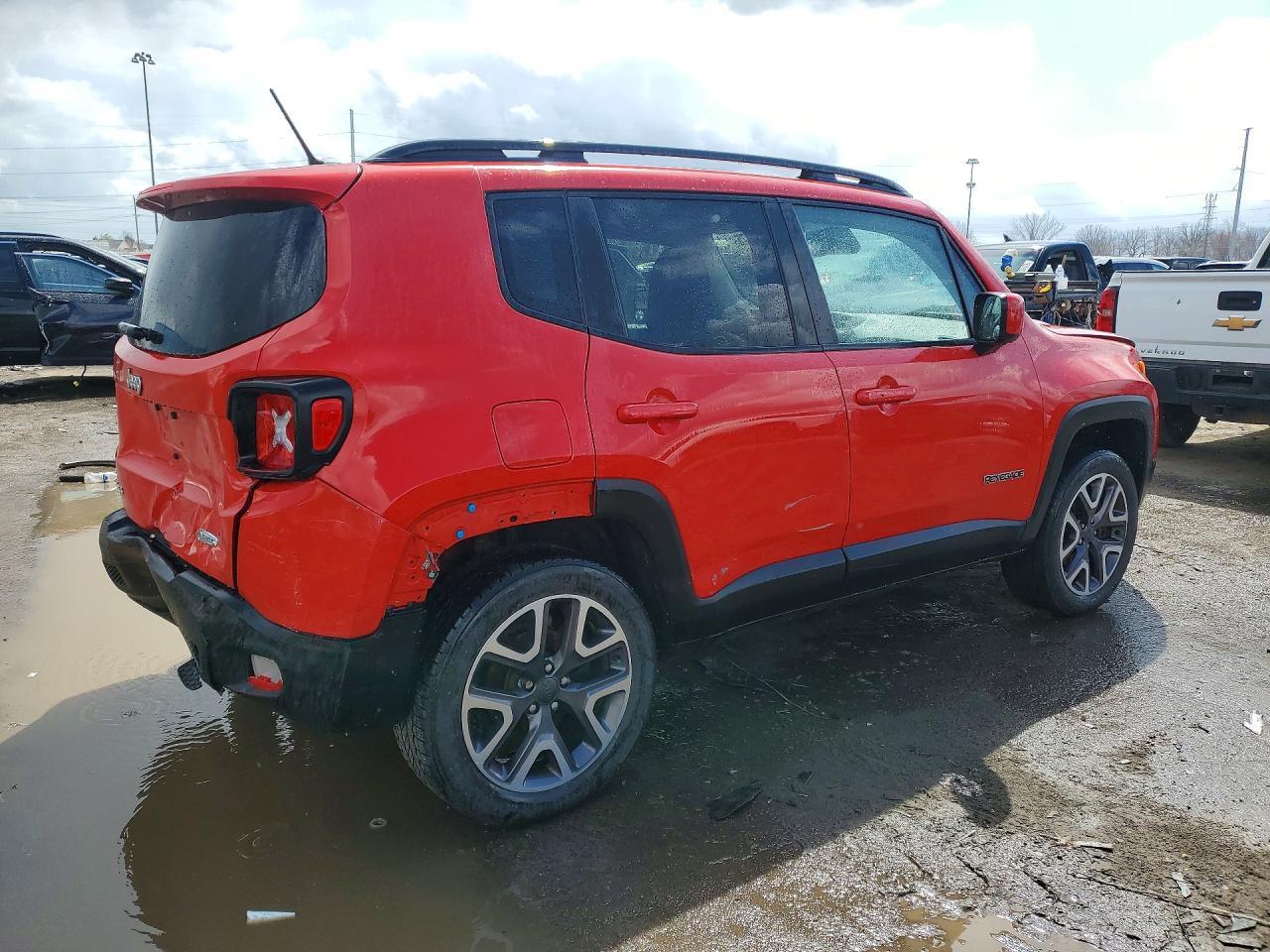 2016 Jeep Renegade Latitude - Image 3