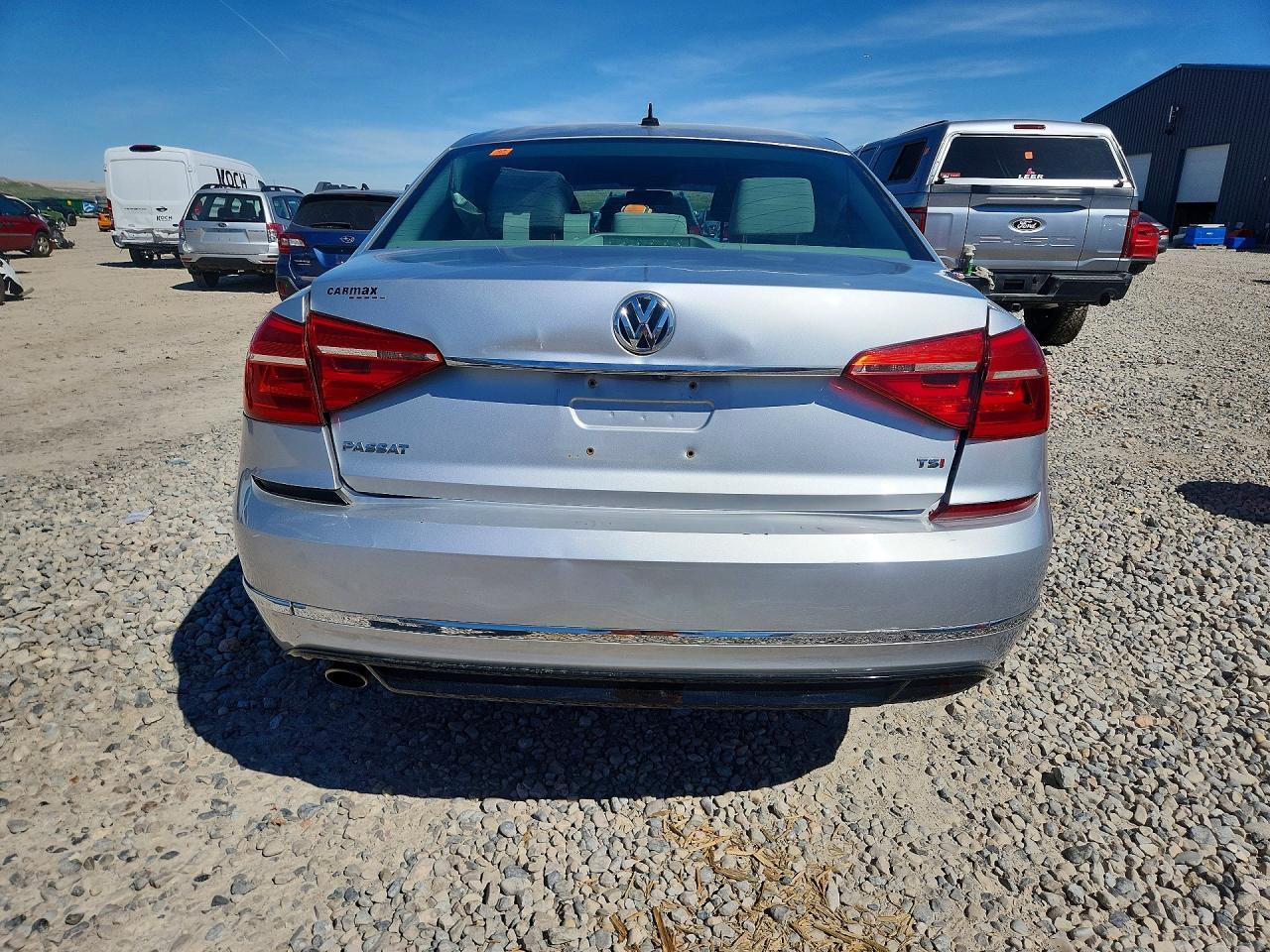 2016 Volkswagen Passat S - Фото 6