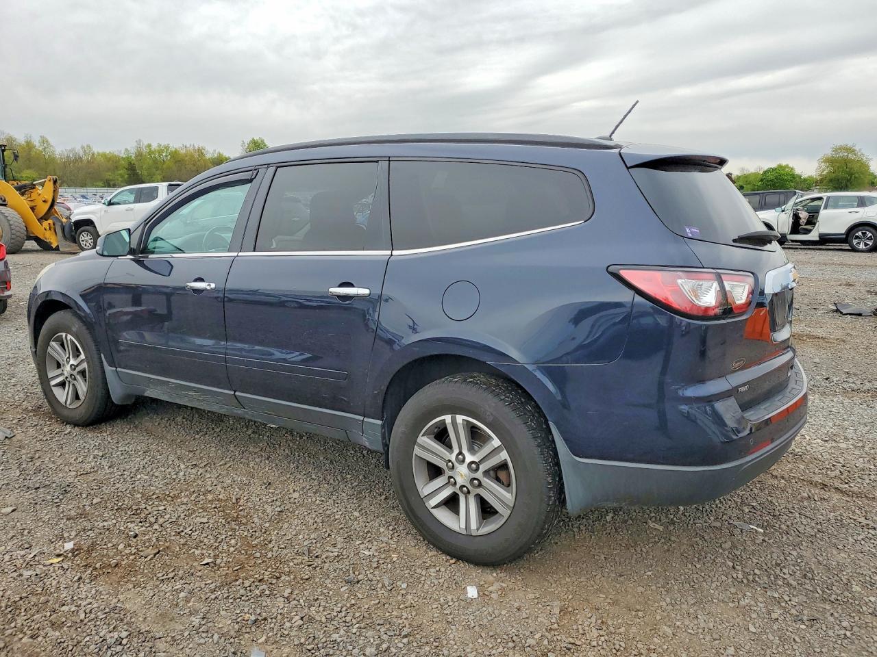 2015 Chevrolet Traverse Lt - Image 2