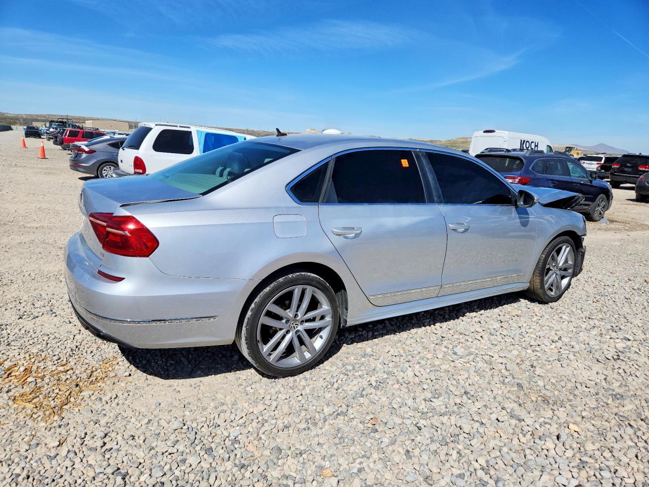 2016 Volkswagen Passat S - Фото 3