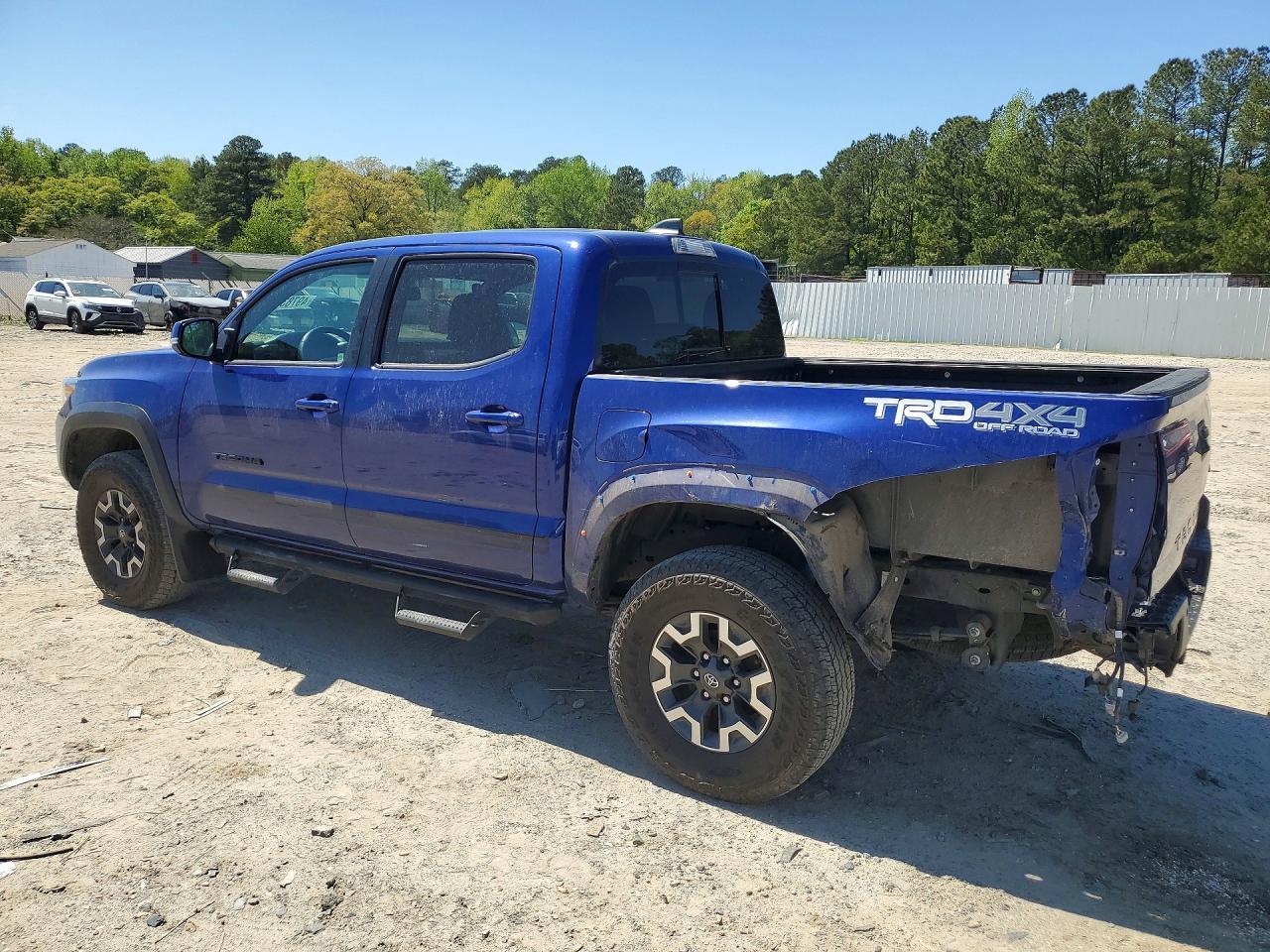 2022 Toyota Tacoma Trd Off-Road - Image 2