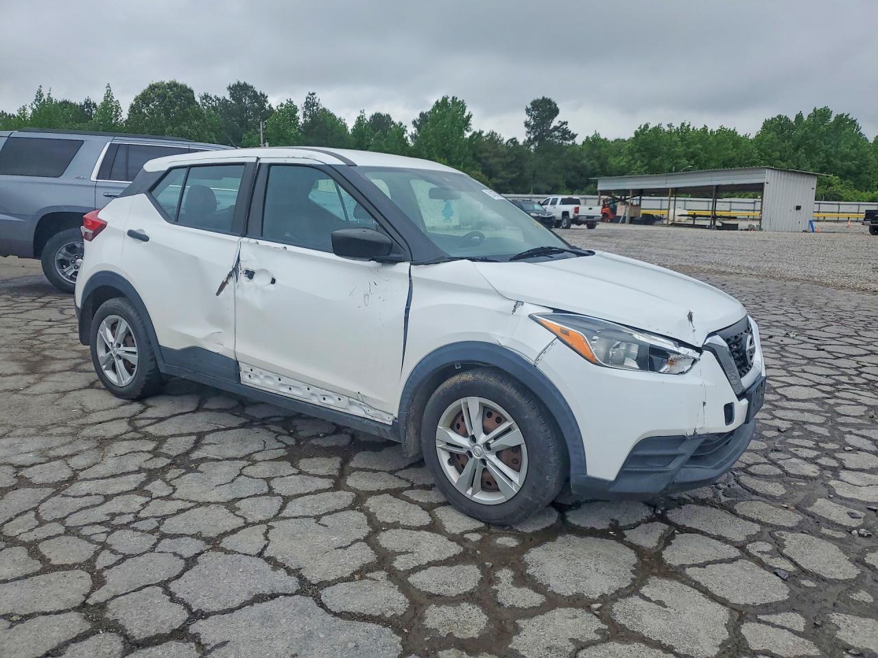 2020 Nissan Kicks S - Image 4