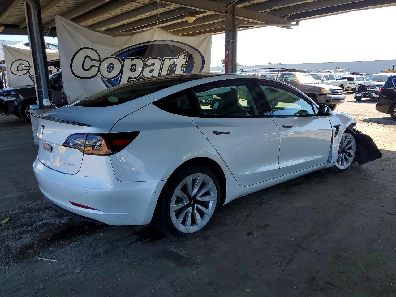 2022 Tesla Model 3 - Image 3