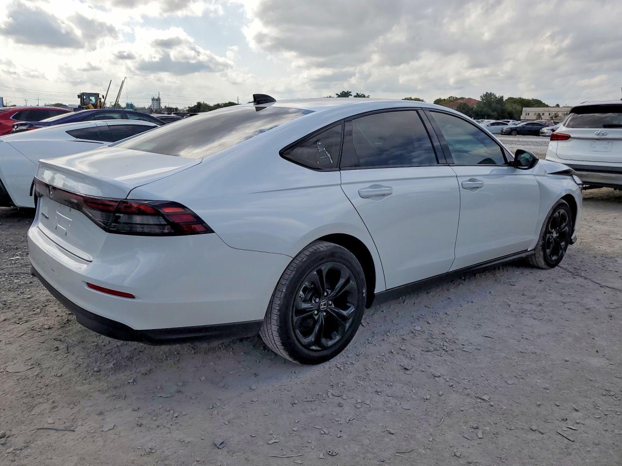 2025 Honda Accord Se - Фото 3