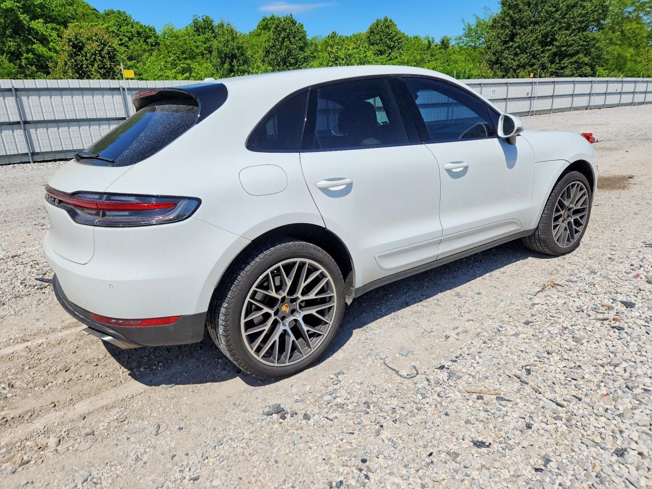 2020 Porsche Macan - Image 3