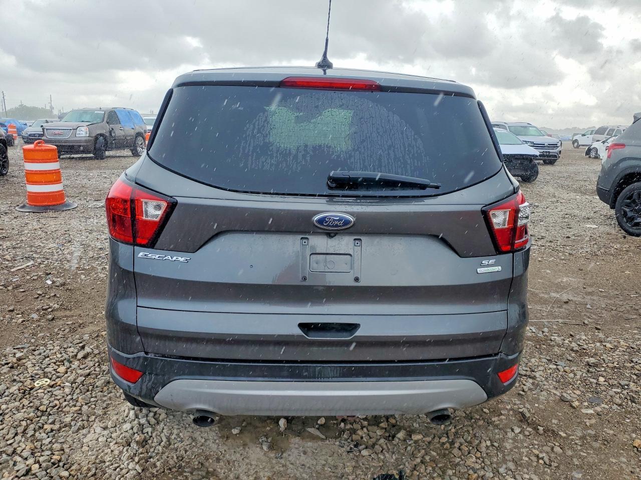 2019 Ford Escape Se - Фото 6