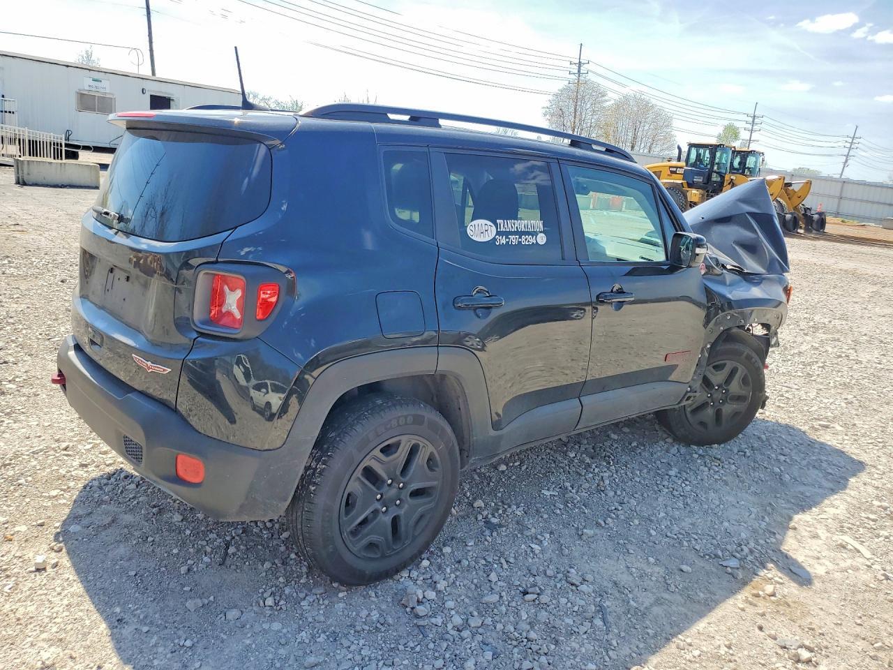 2018 Jeep Renegade Trailhawk - Image 3