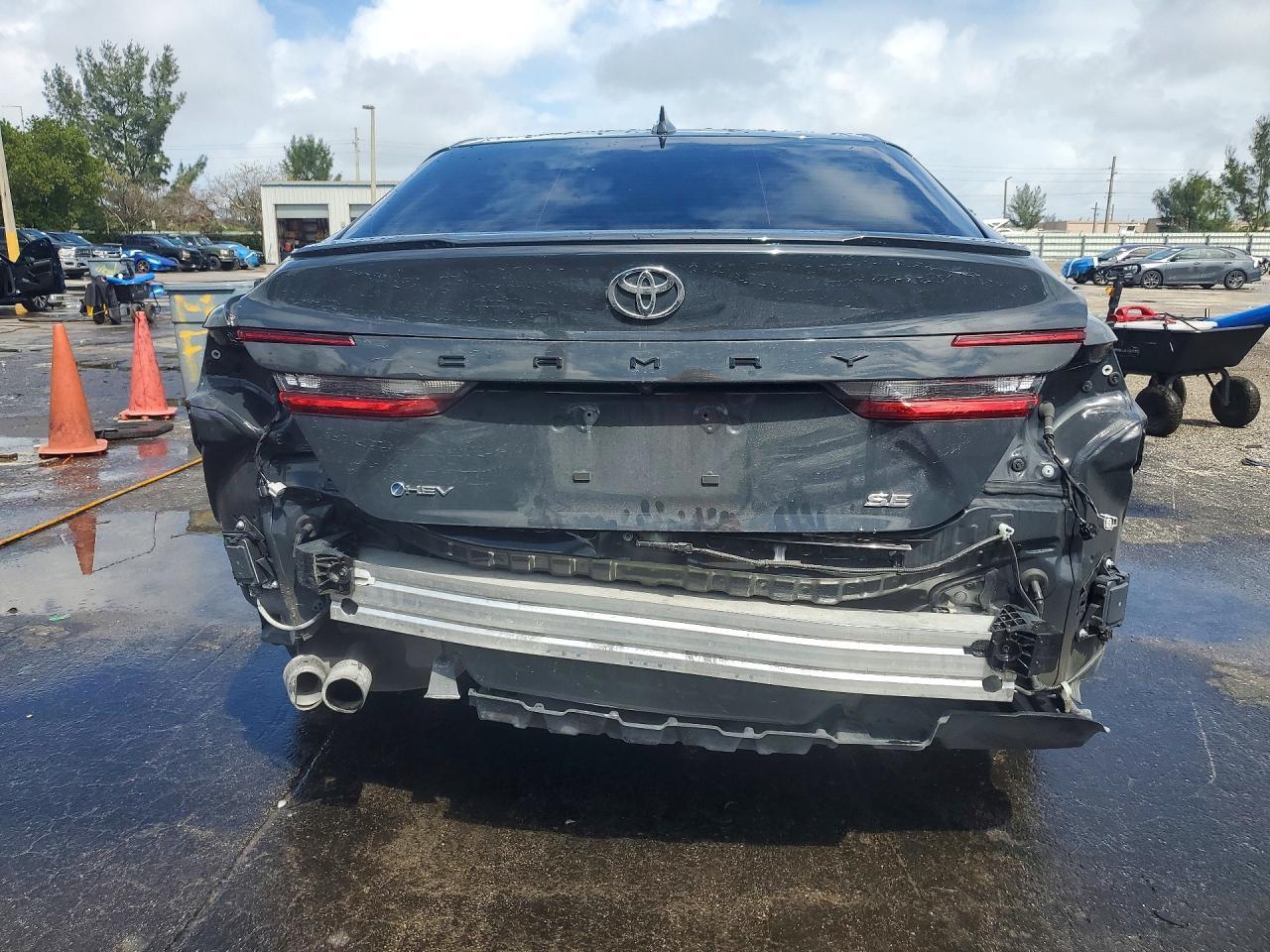 2025 Toyota Camry Se - Фото 6