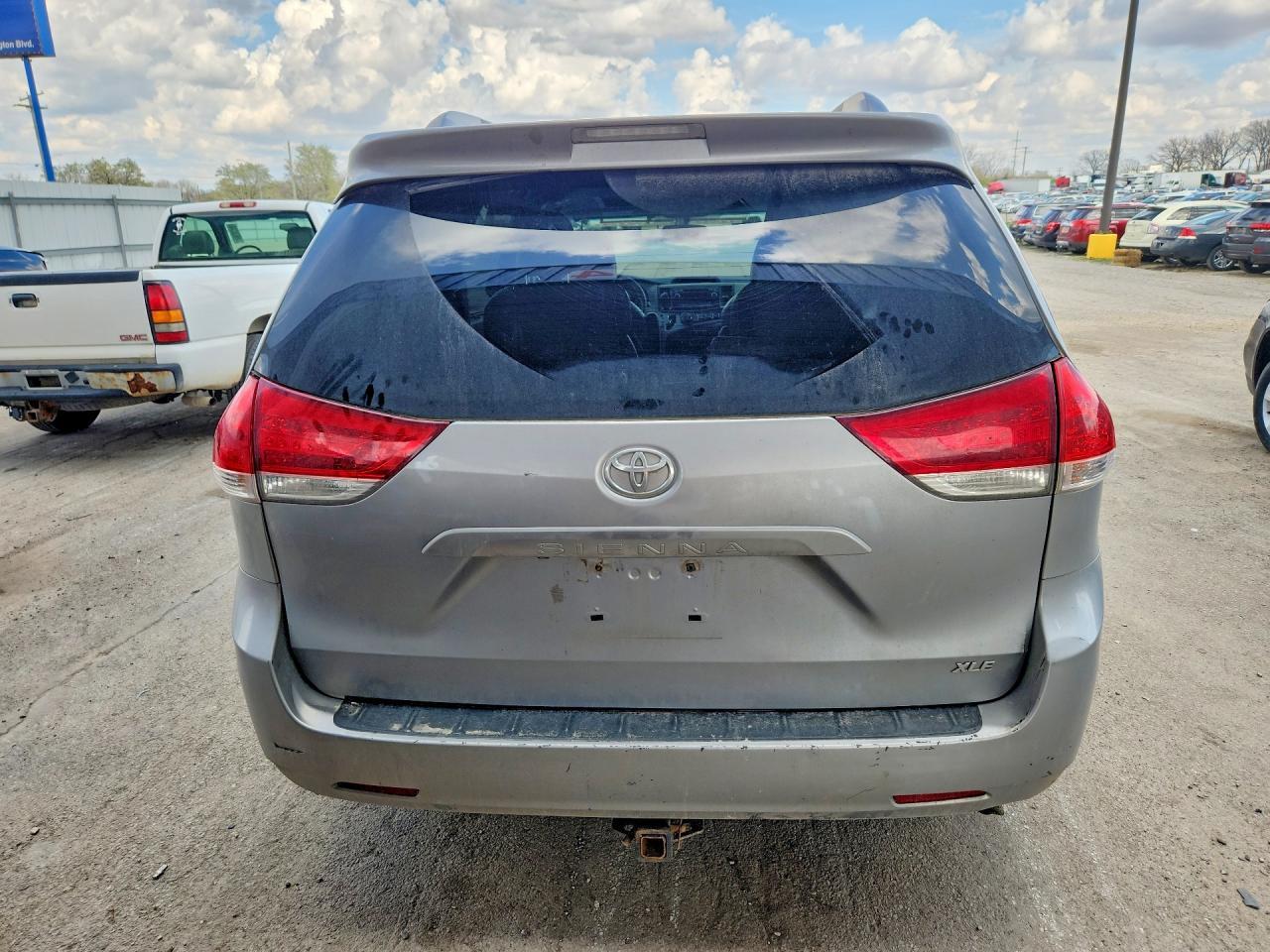 2012 Toyota Sienna Xle 8-Passenger - Image 6