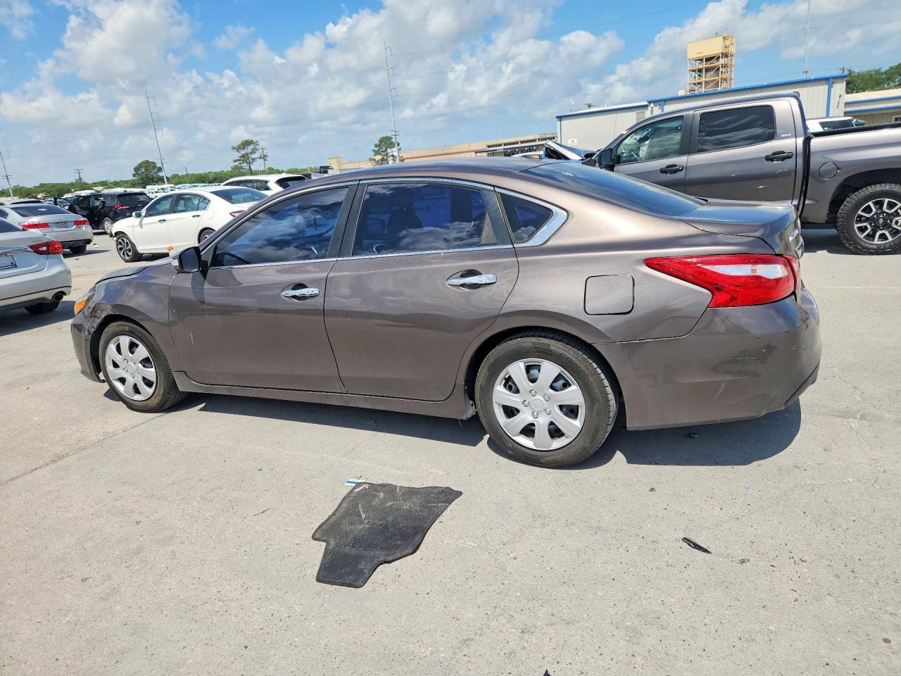 2017 Nissan Altima 3.5 Sl - Image 2