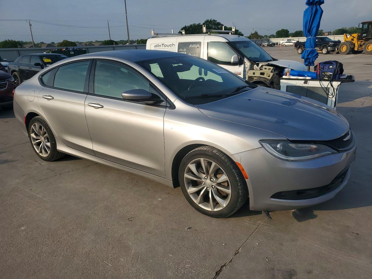 2015 Chrysler 200 S - Фото 4
