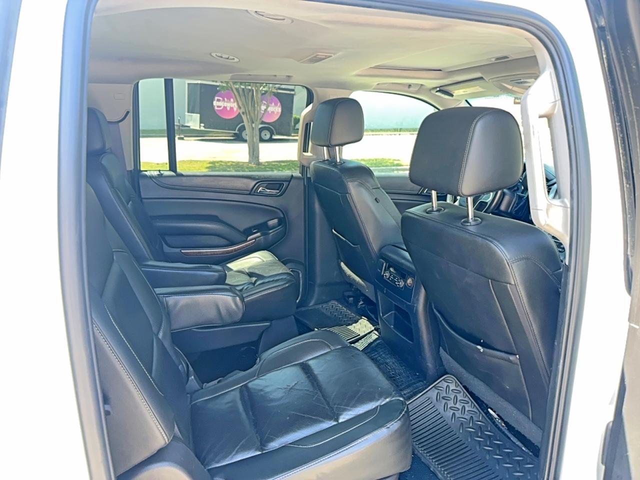 2017 Chevrolet Suburban C1500 Premier - Фото 6