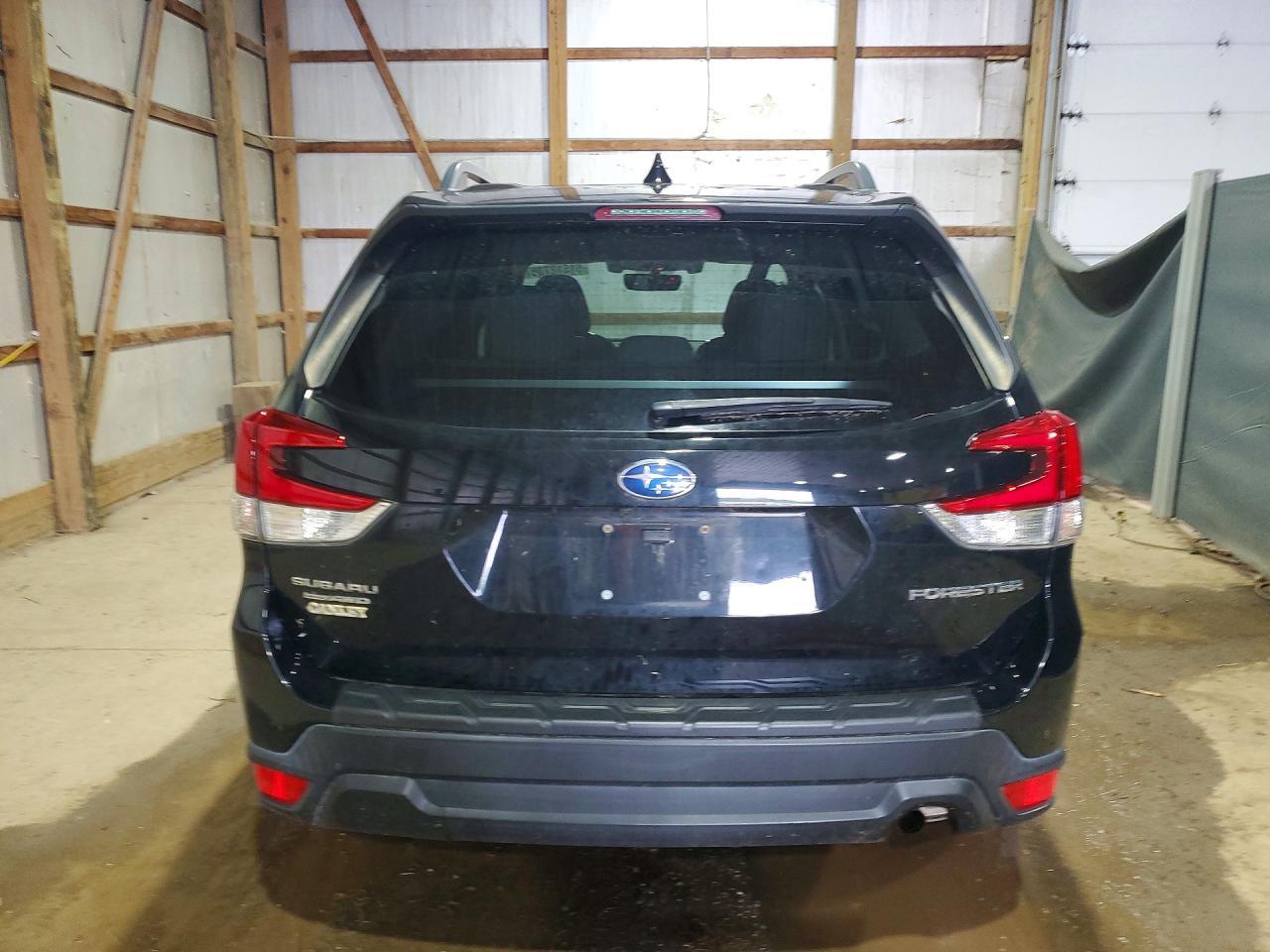 2021 Subaru Forester Premium - Image 6