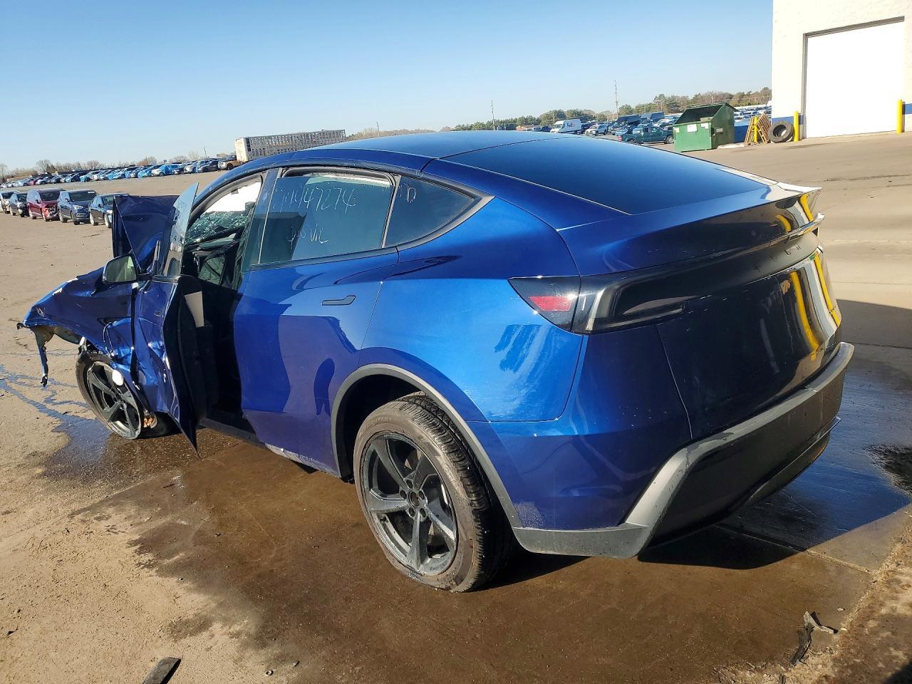 2026 Tesla Model Y - Image 2