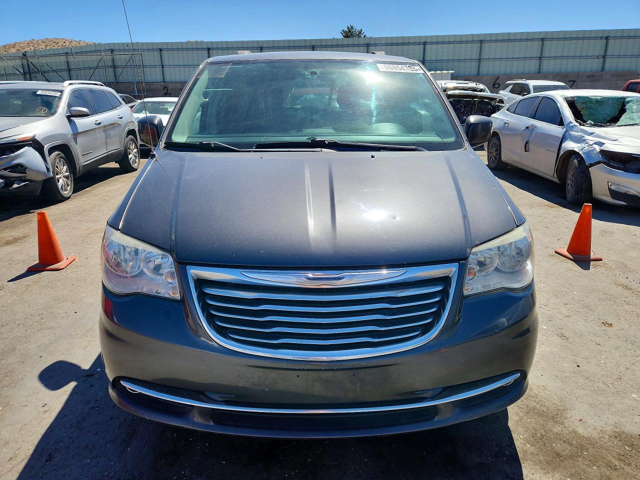 2016 Chrysler Town & Country Touring - Фото 5