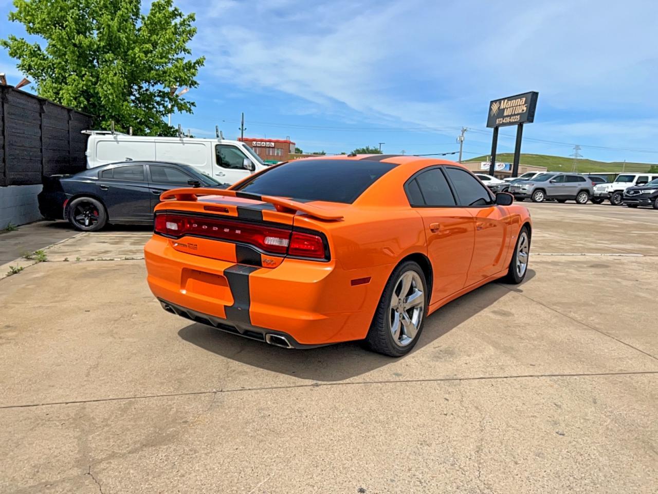 2014 Dodge Charger R - Image 4