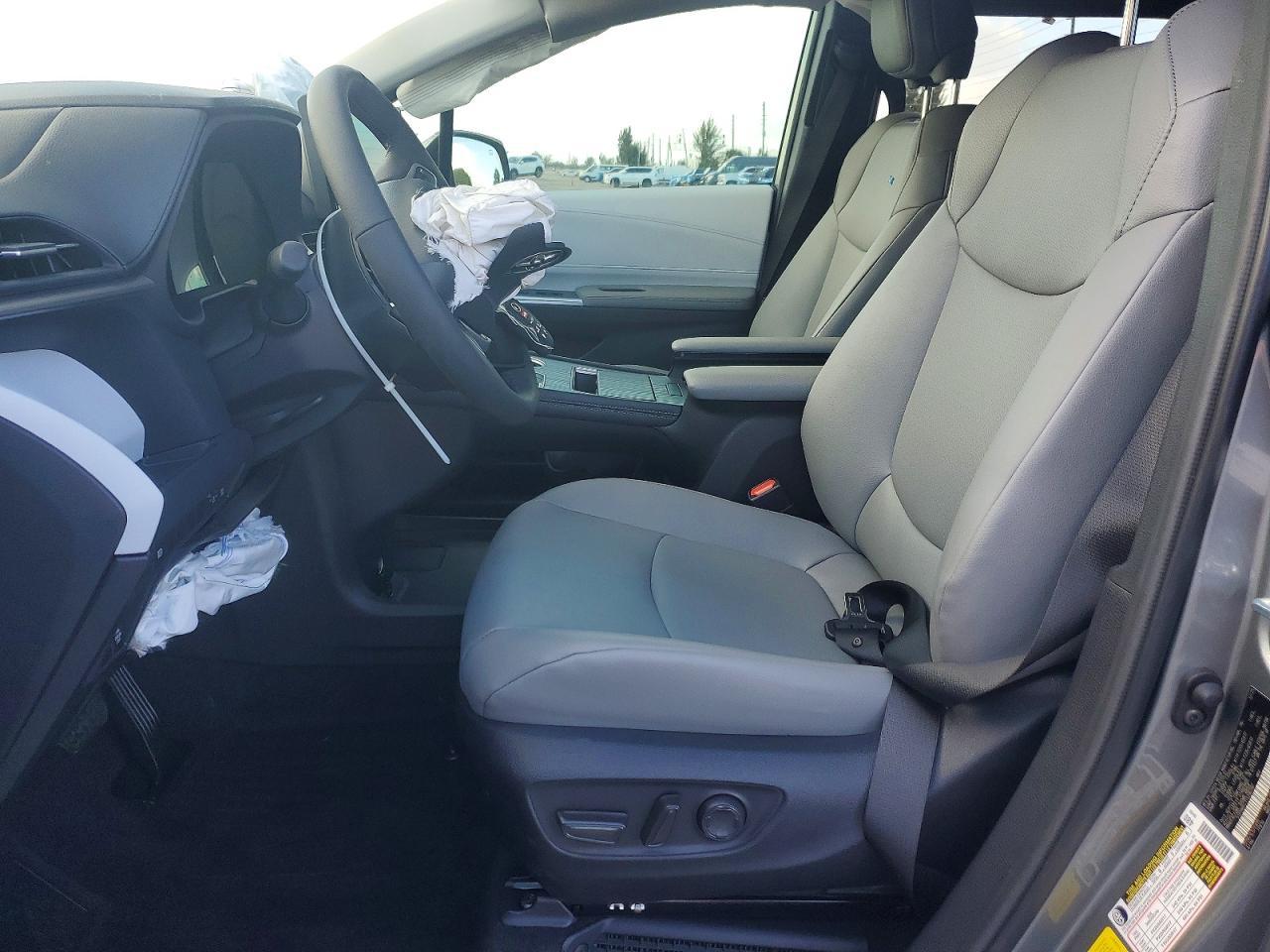 2026 Toyota Sienna Xle 8-Passenger - Фото 7