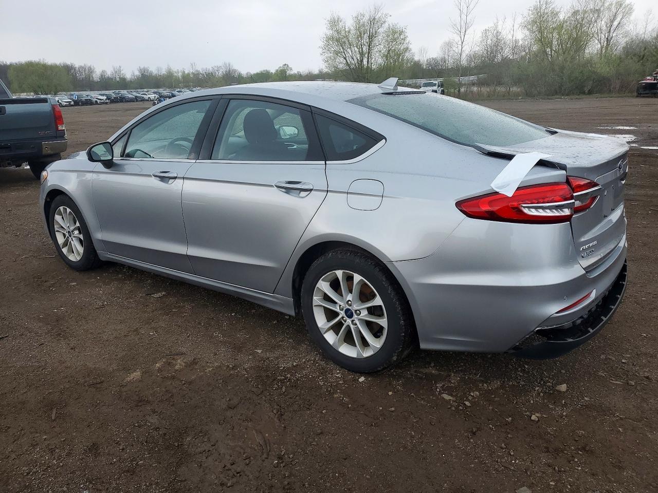 2020 Ford Fusion Se - Фото 2