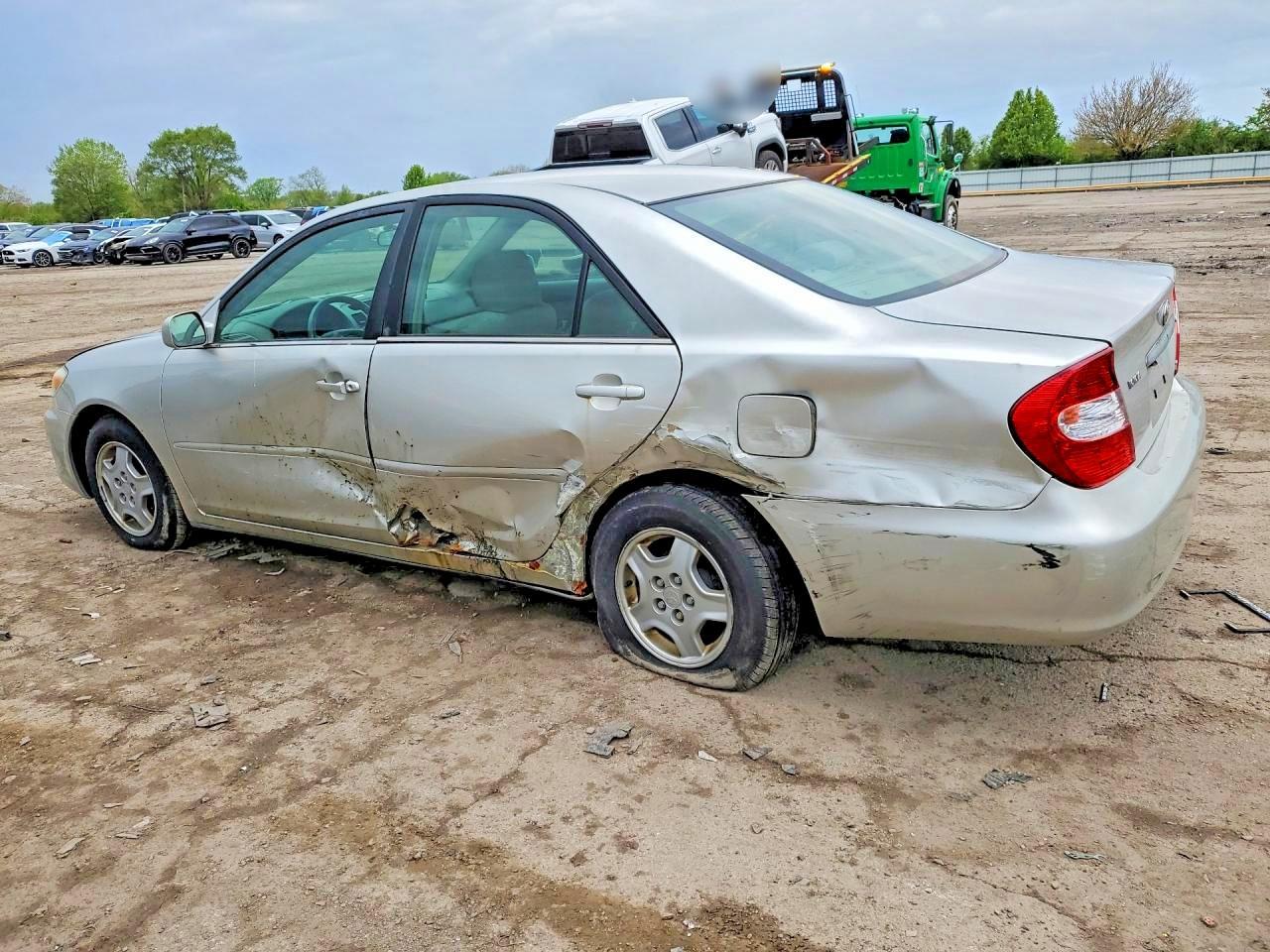 2003 Toyota Camry Le V6 - Фото 2