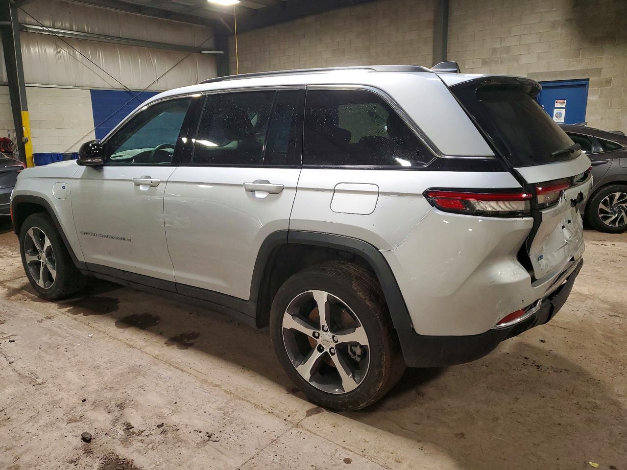 2023 Jeep Grand Cherokee - Фото 2