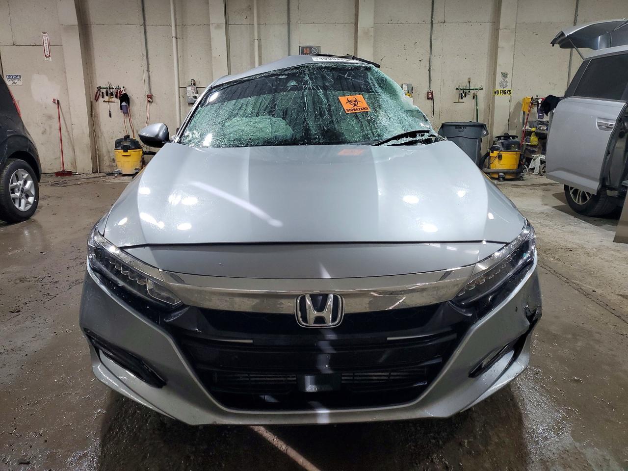2019 Honda Accord Touring - Image 5
