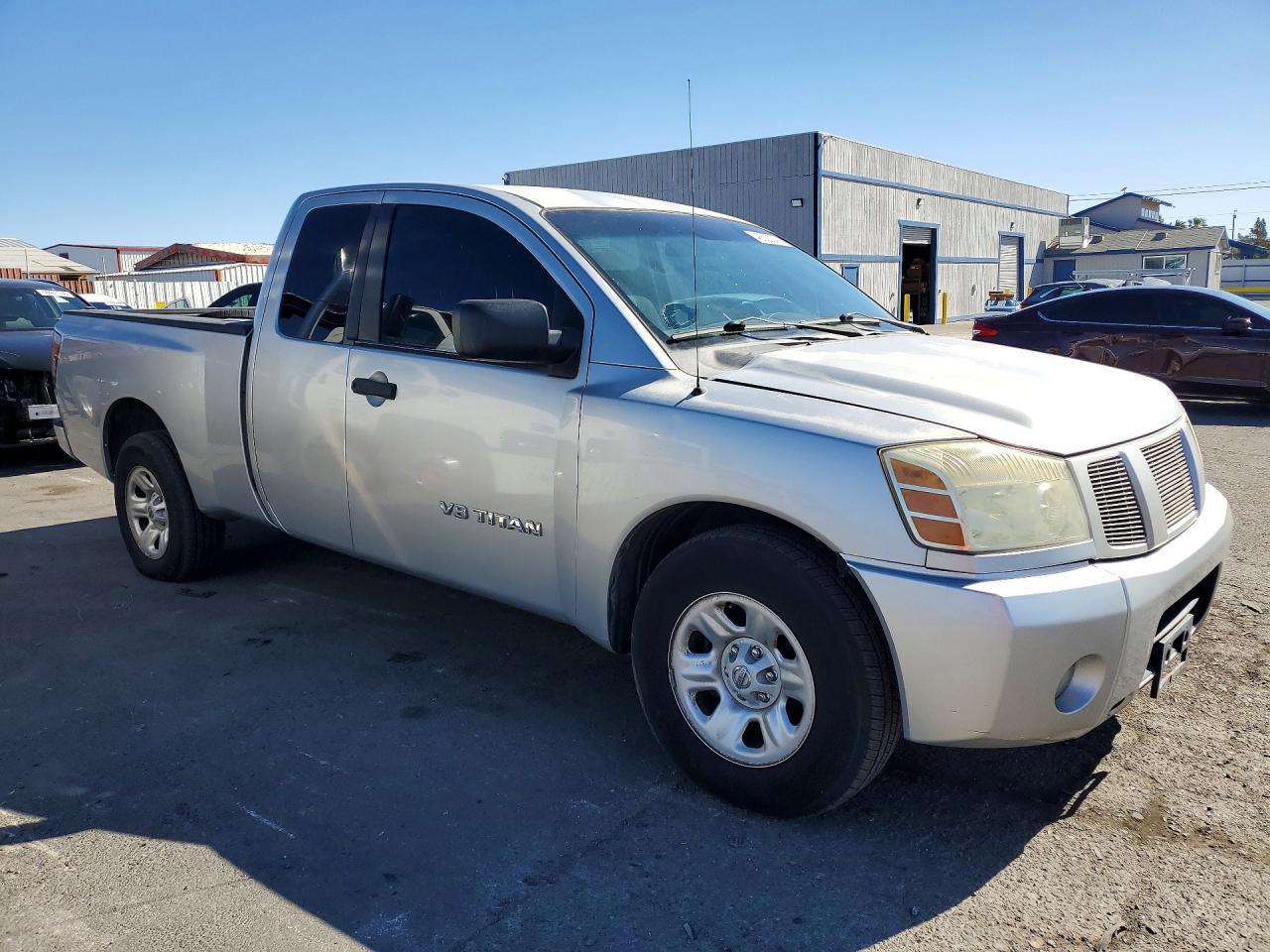 2005 Nissan Titan Xe - Фото 4