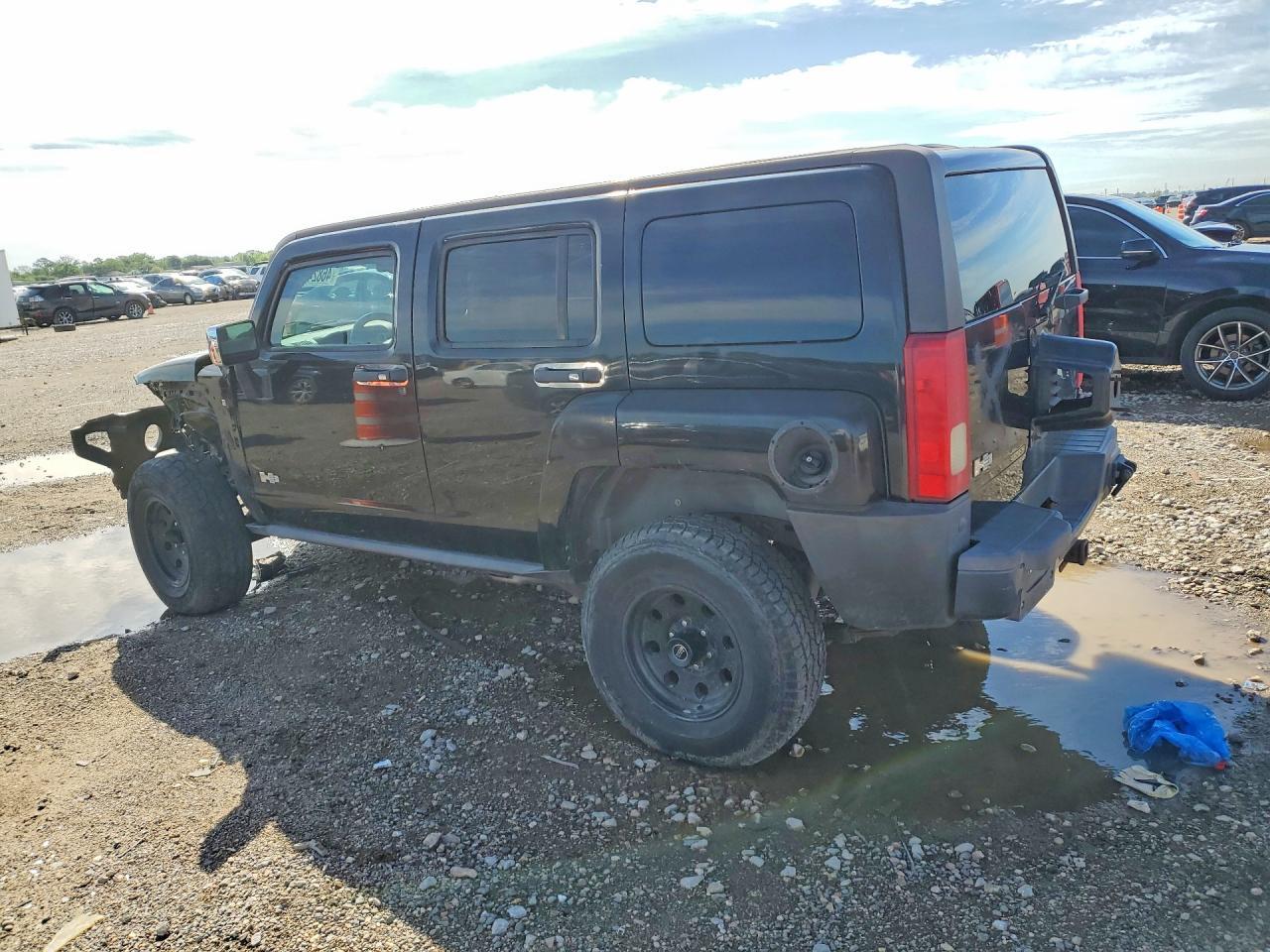 2007 Hummer H3 - Image 2