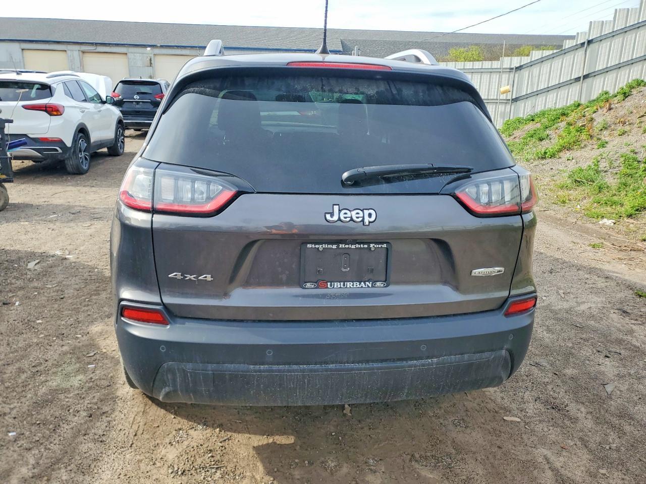 2020 Jeep Cherokee - Image 6