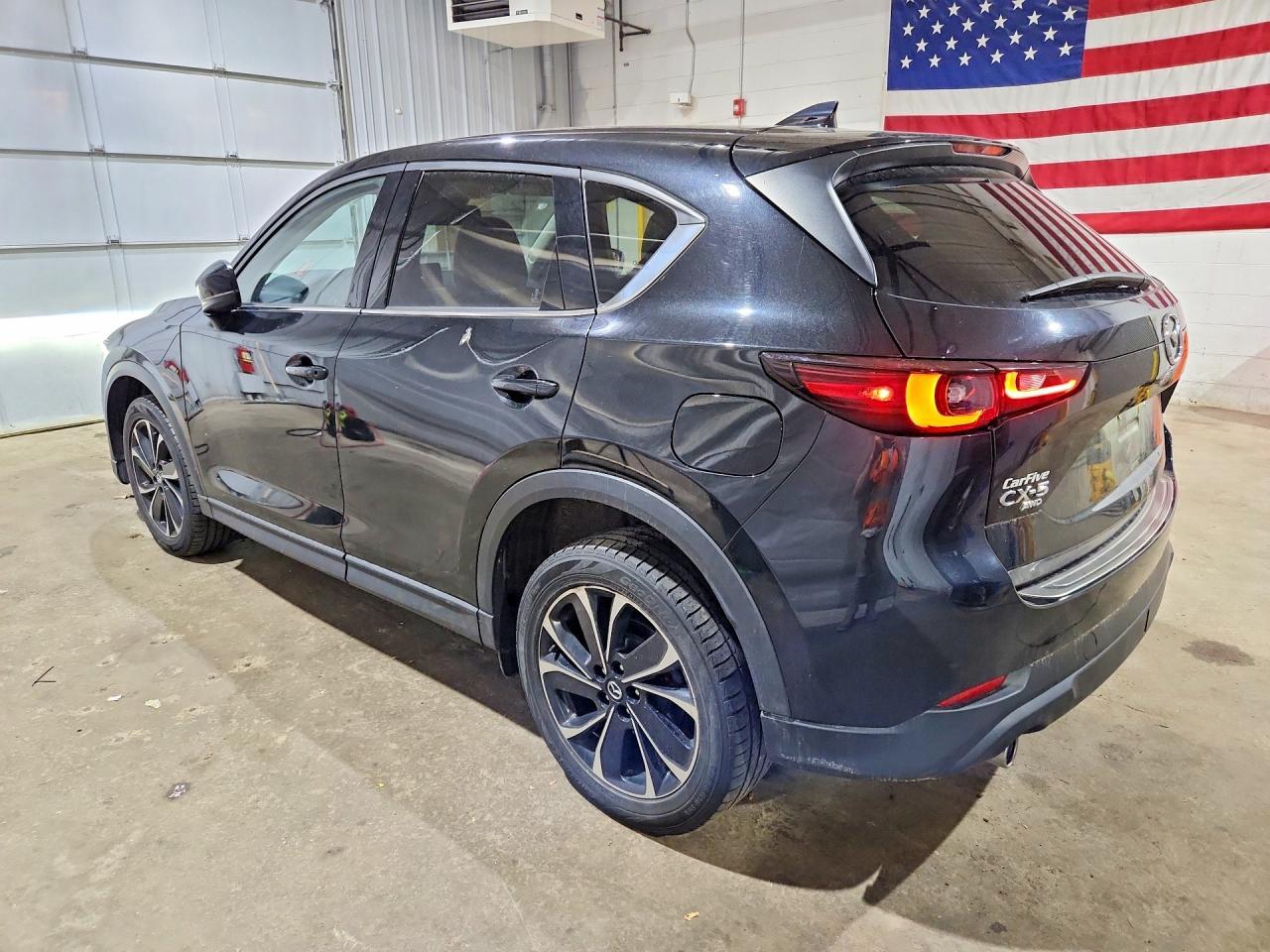 2022 Mazda Cx-5 Premium - Image 2
