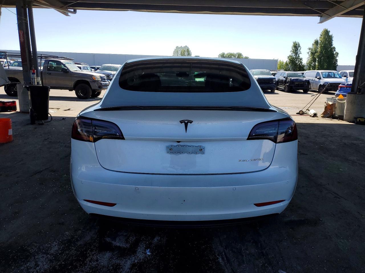 2022 Tesla Model 3 - Image 6