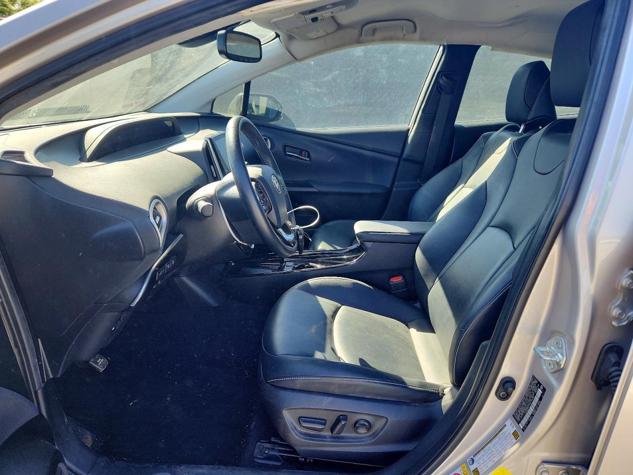 2022 Toyota Prius Prime Limited - Image 7