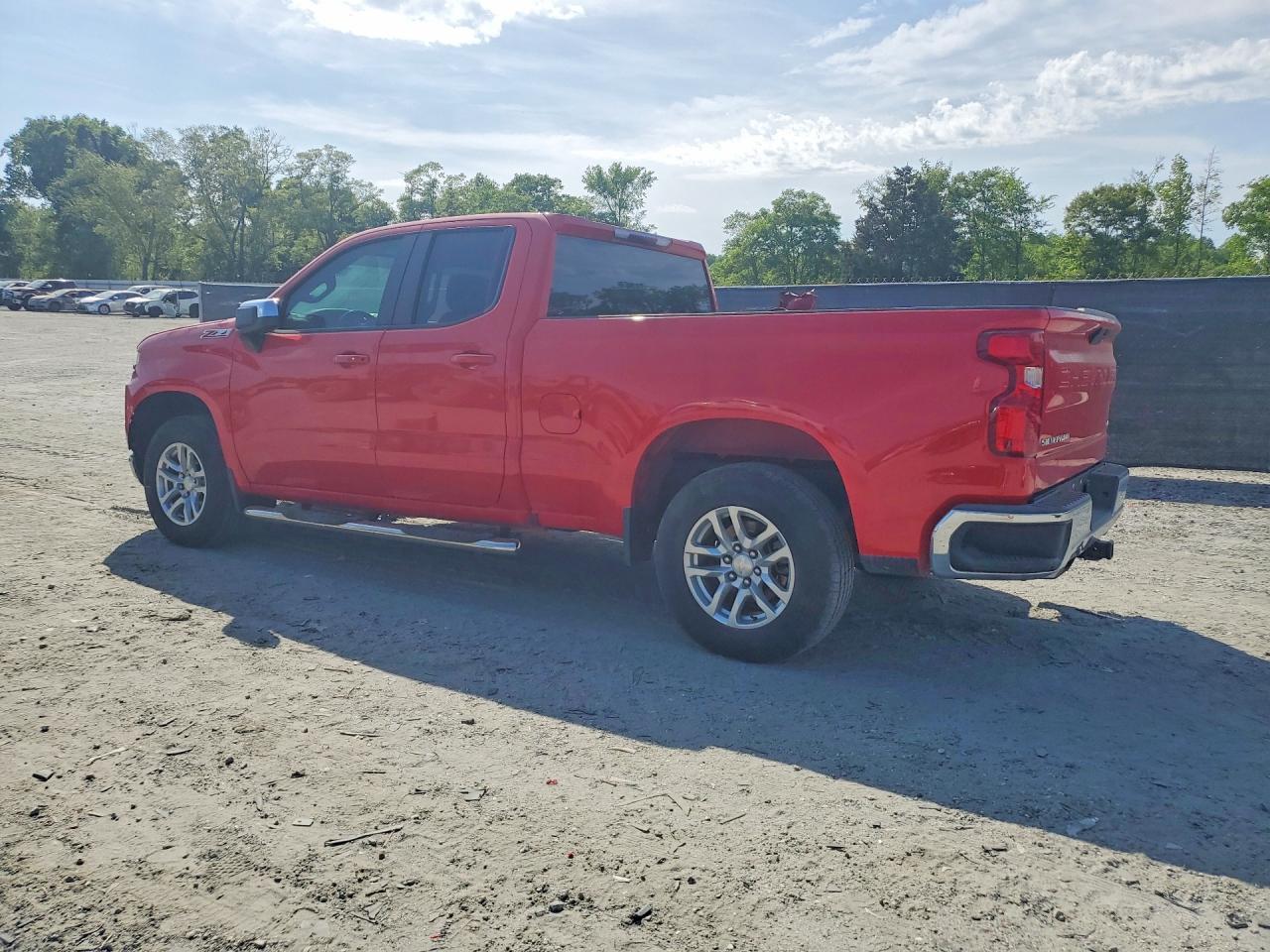 2020 Chevrolet Silverado K1500 Lt - Image 2