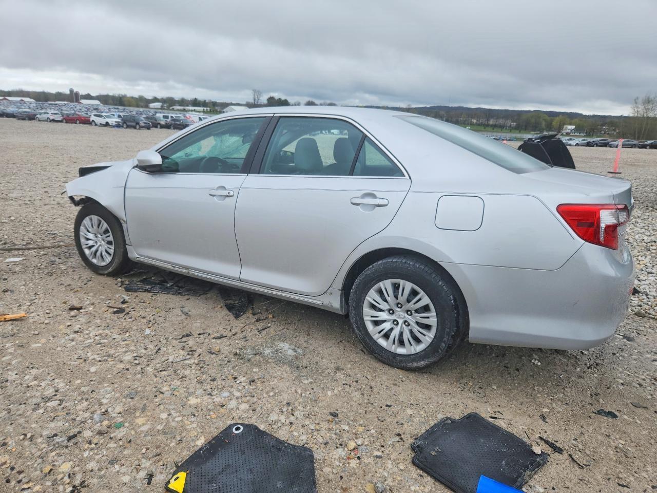 2014 Toyota Camry Le - Фото 2