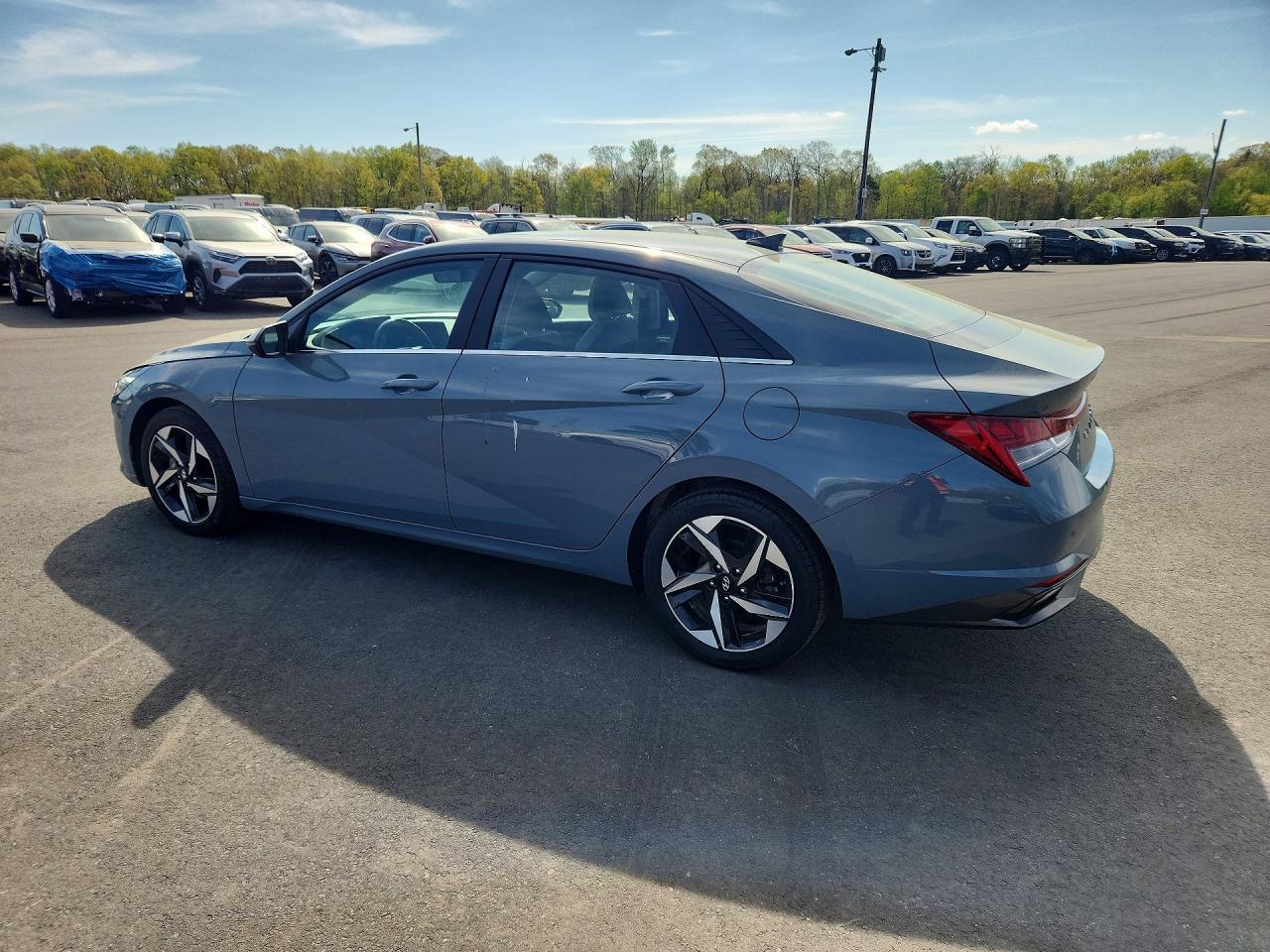 2023 Hyundai Elantra Limited - Фото 2
