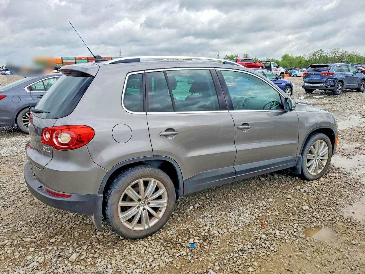 2010 Volkswagen Tiguan Se - Фото 3