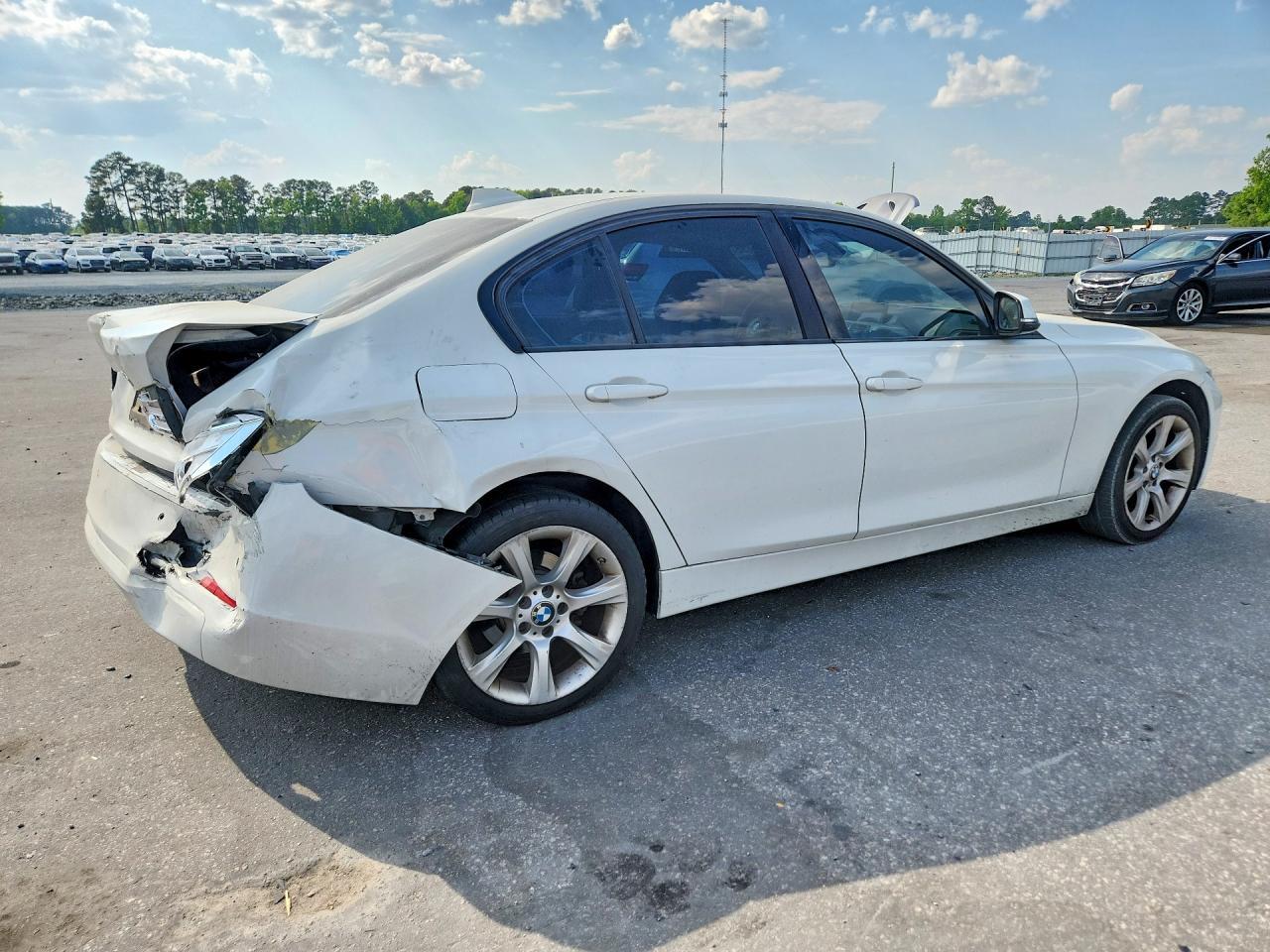 2015 BMW 328 I - Фото 3