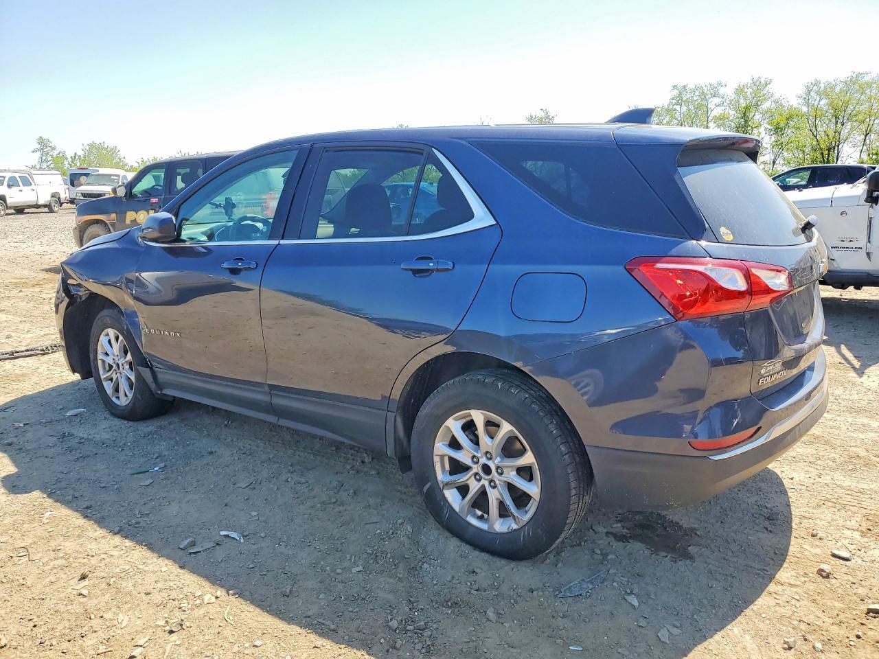 2019 Chevrolet Equinox Lt - Image 2