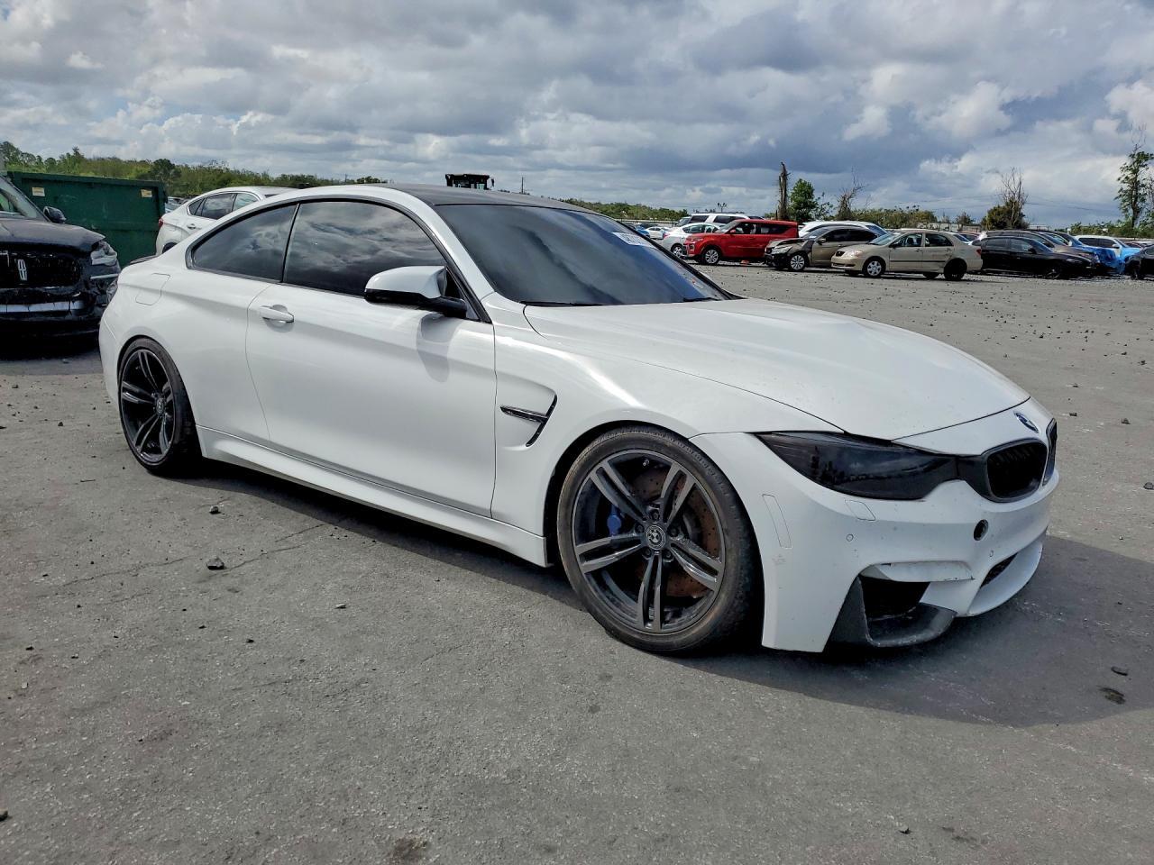 2015 BMW M4 - Фото 4