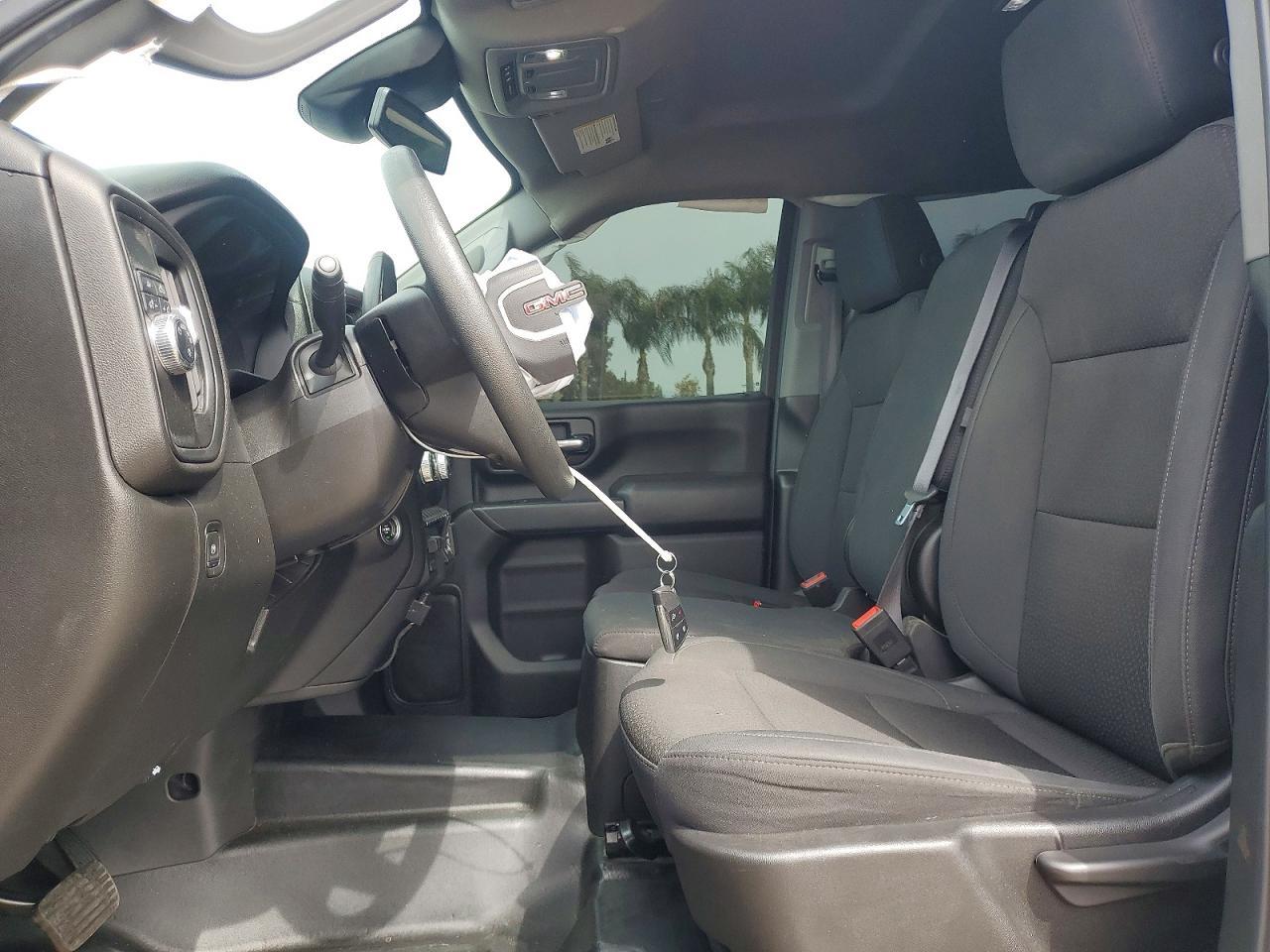 2024 GMC Sierra C2500 Heavy Duty - Image 7