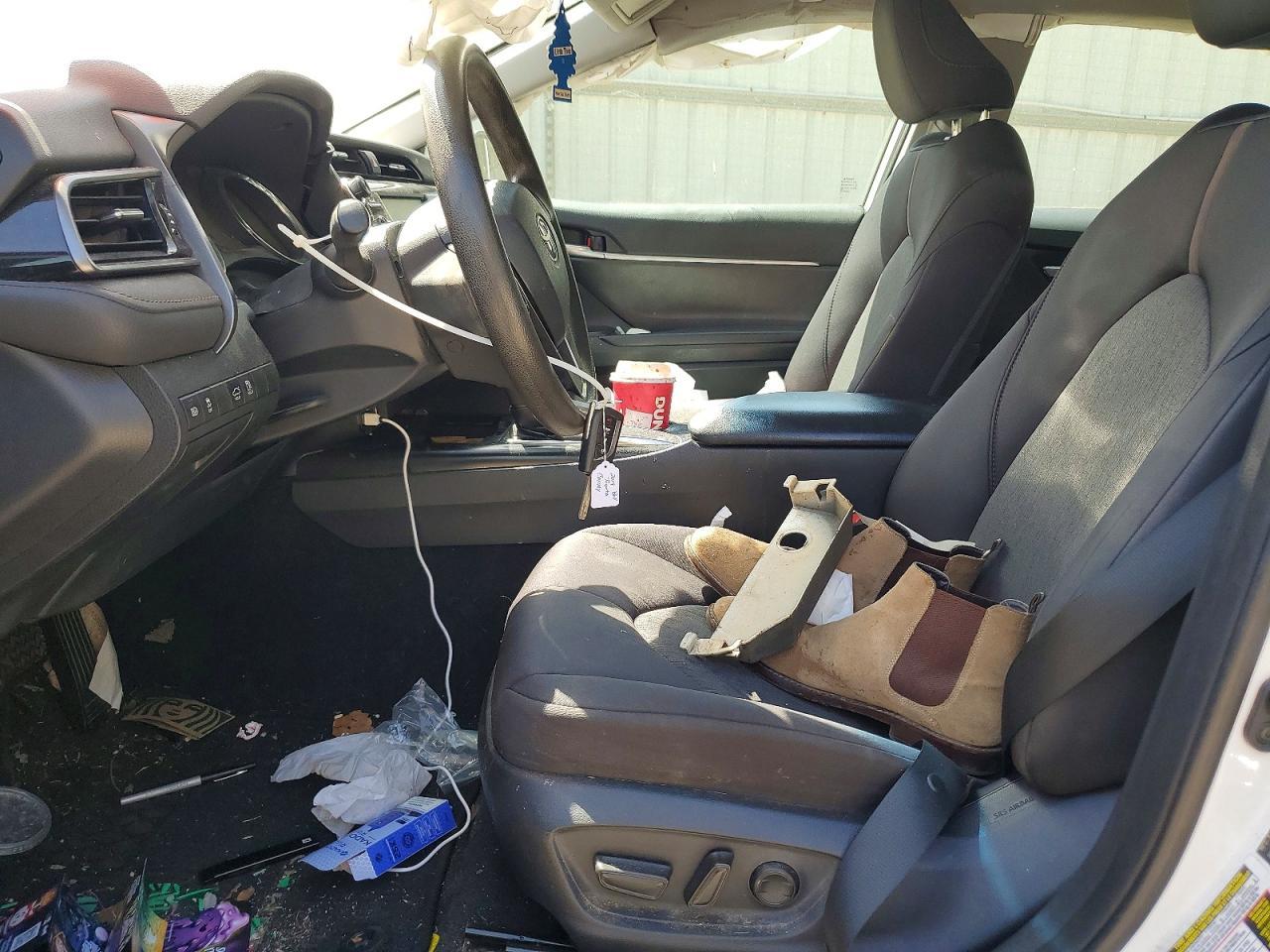 2019 Toyota Camry Le - Image 7