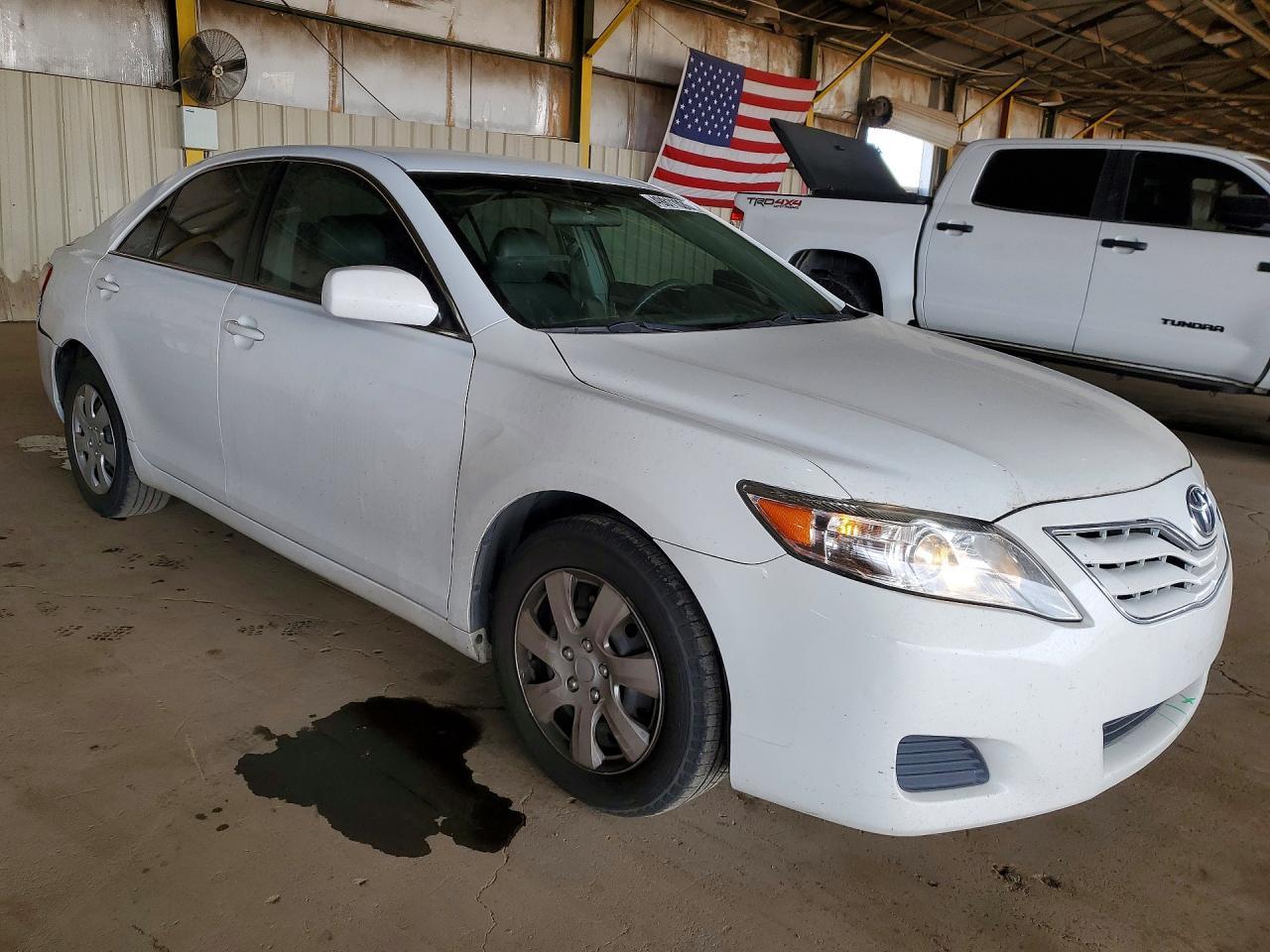 2011 Toyota Camry Le - Фото 4
