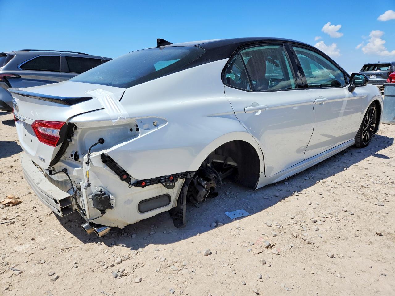 2020 Toyota Camry Xse - Image 3