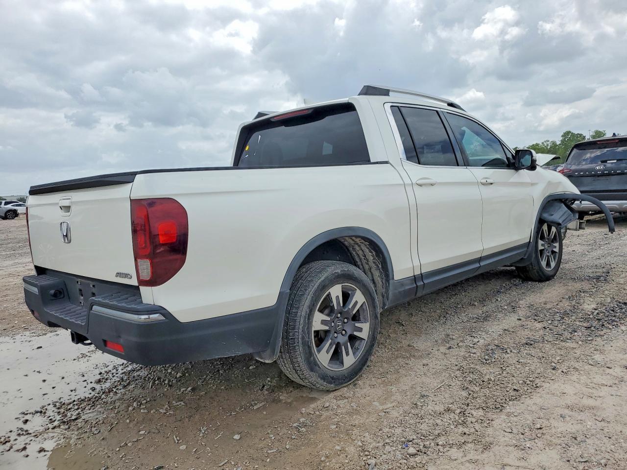 2017 Honda Ridgeline Rtl - Image 3