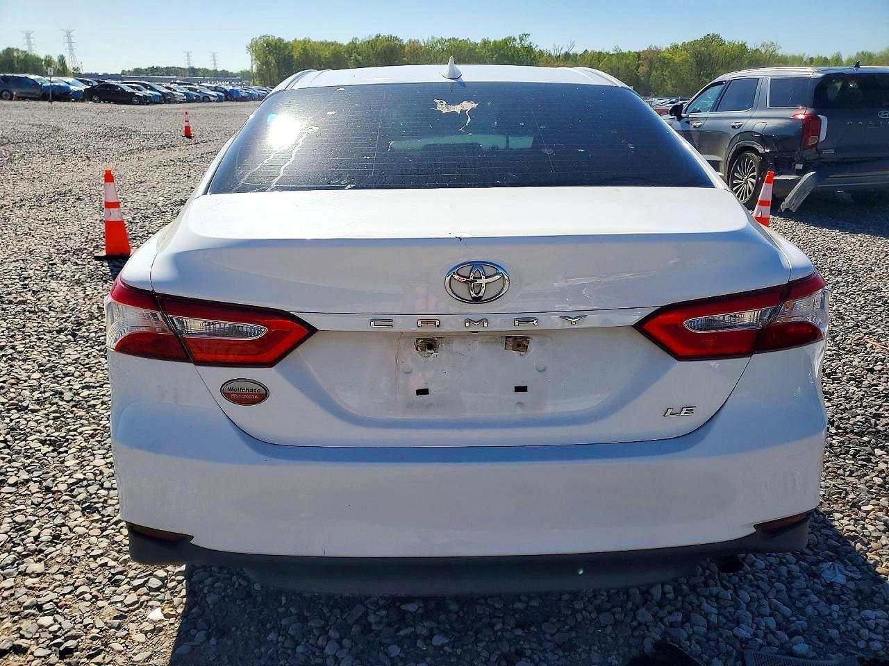 2020 Toyota Camry Le - Image 6