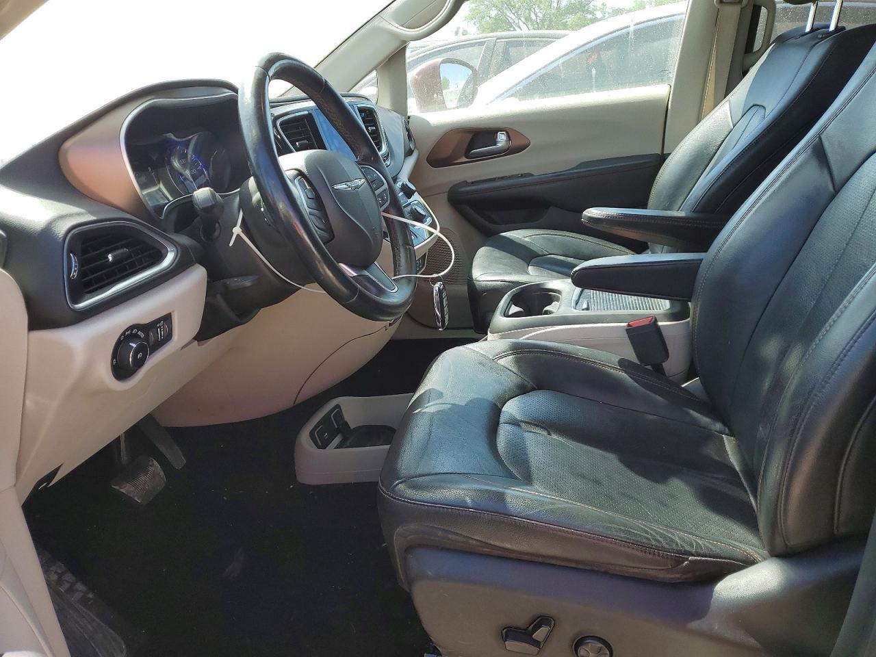 2017 Chrysler Pacifica Touring L Plus - Фото 7