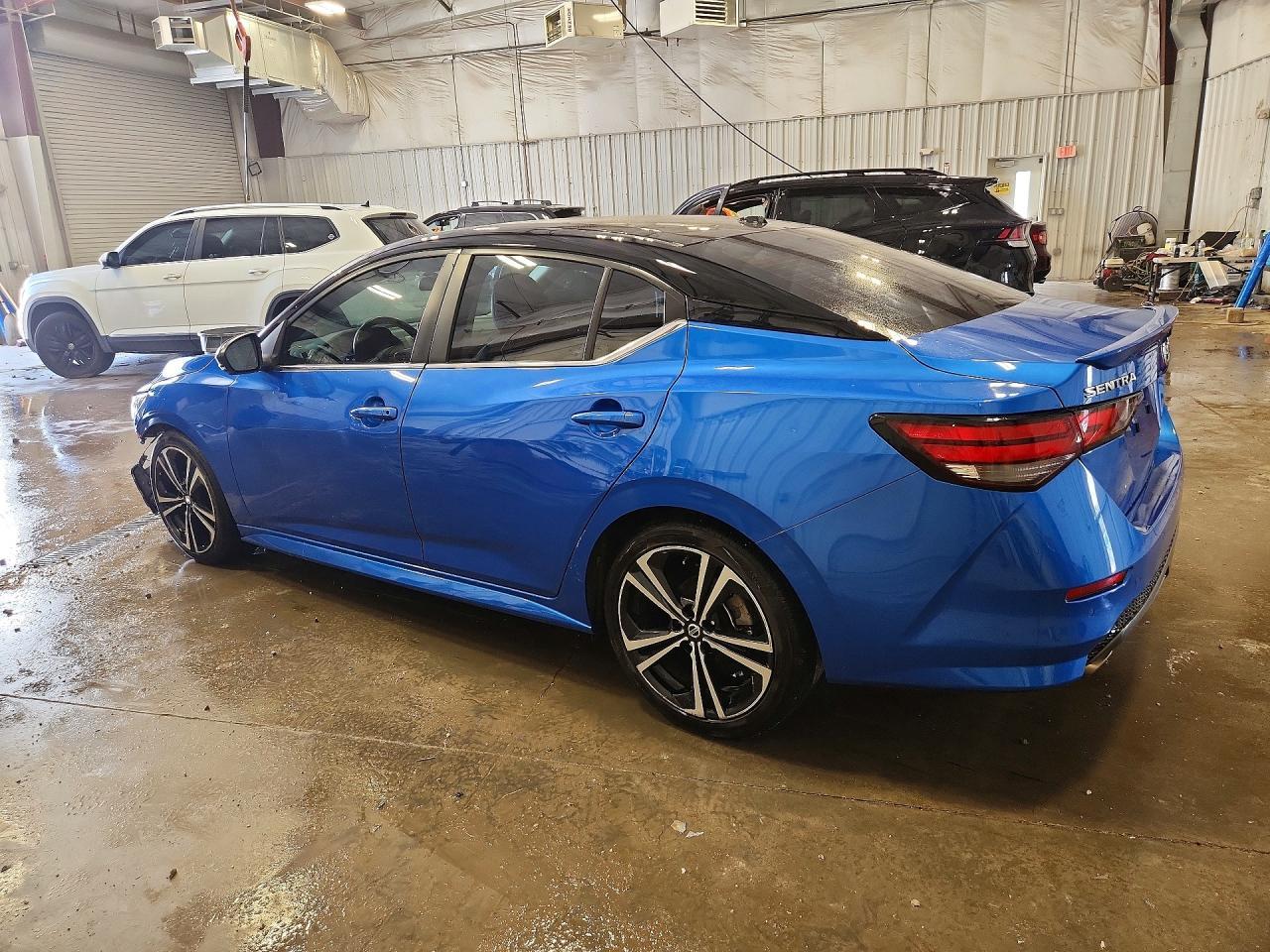 2022 Nissan Sentra Sr - Image 2