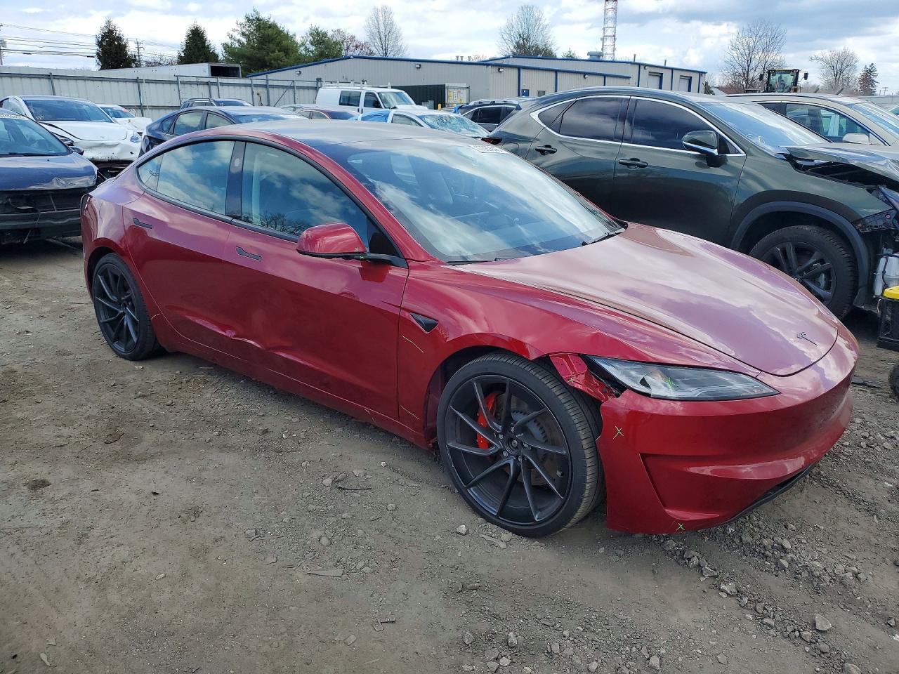 2026 Tesla Model 3 - Фото 4