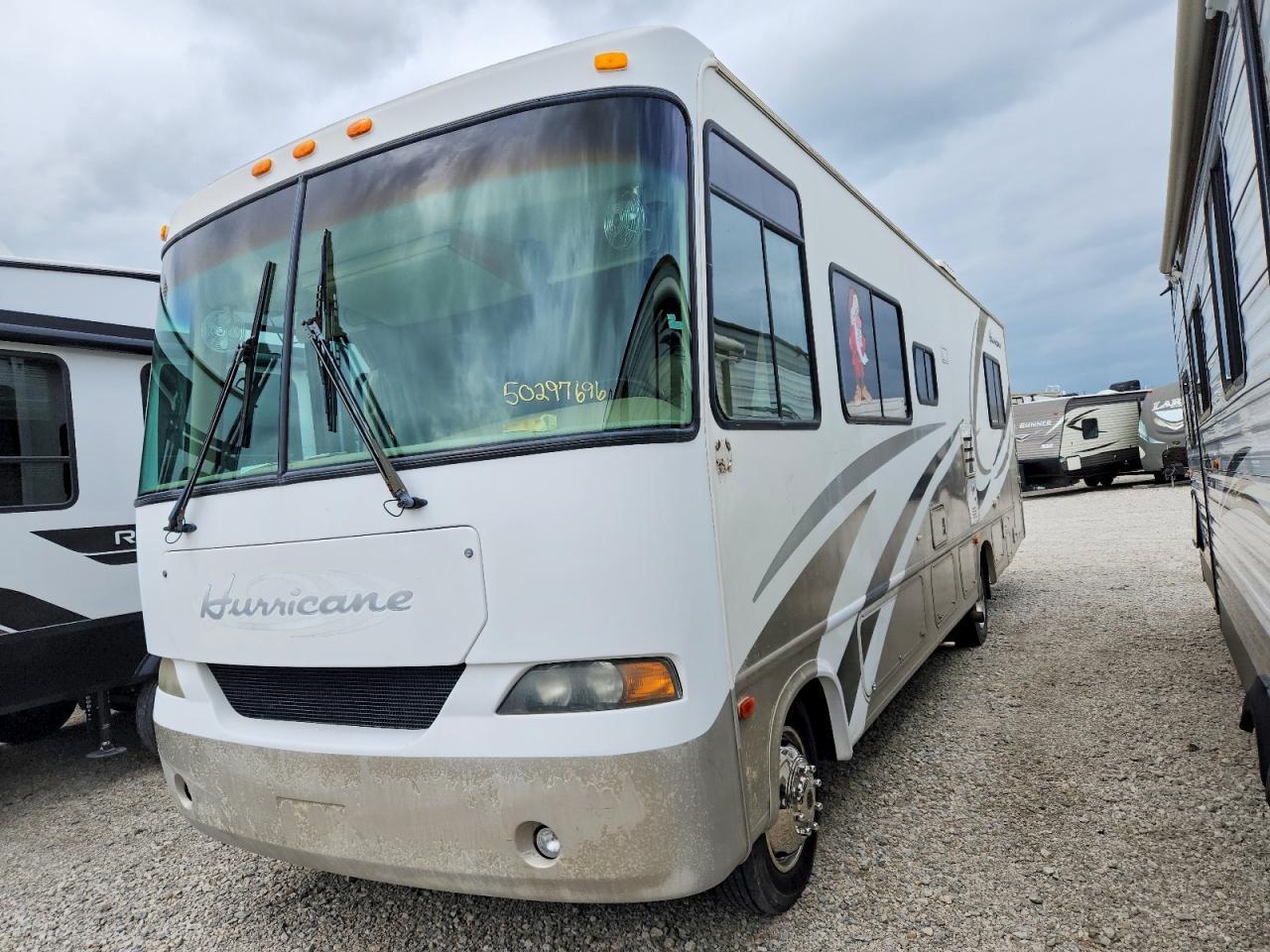 2004 Ford Hurricane Rv - Image 2