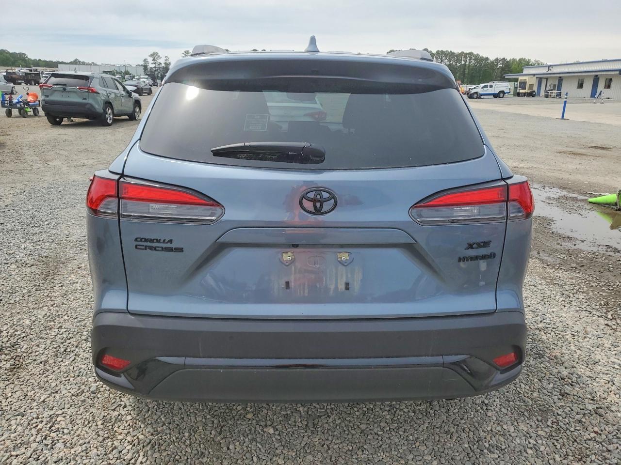 2024 Toyota Corolla Cross Hybrid Xse - Фото 6